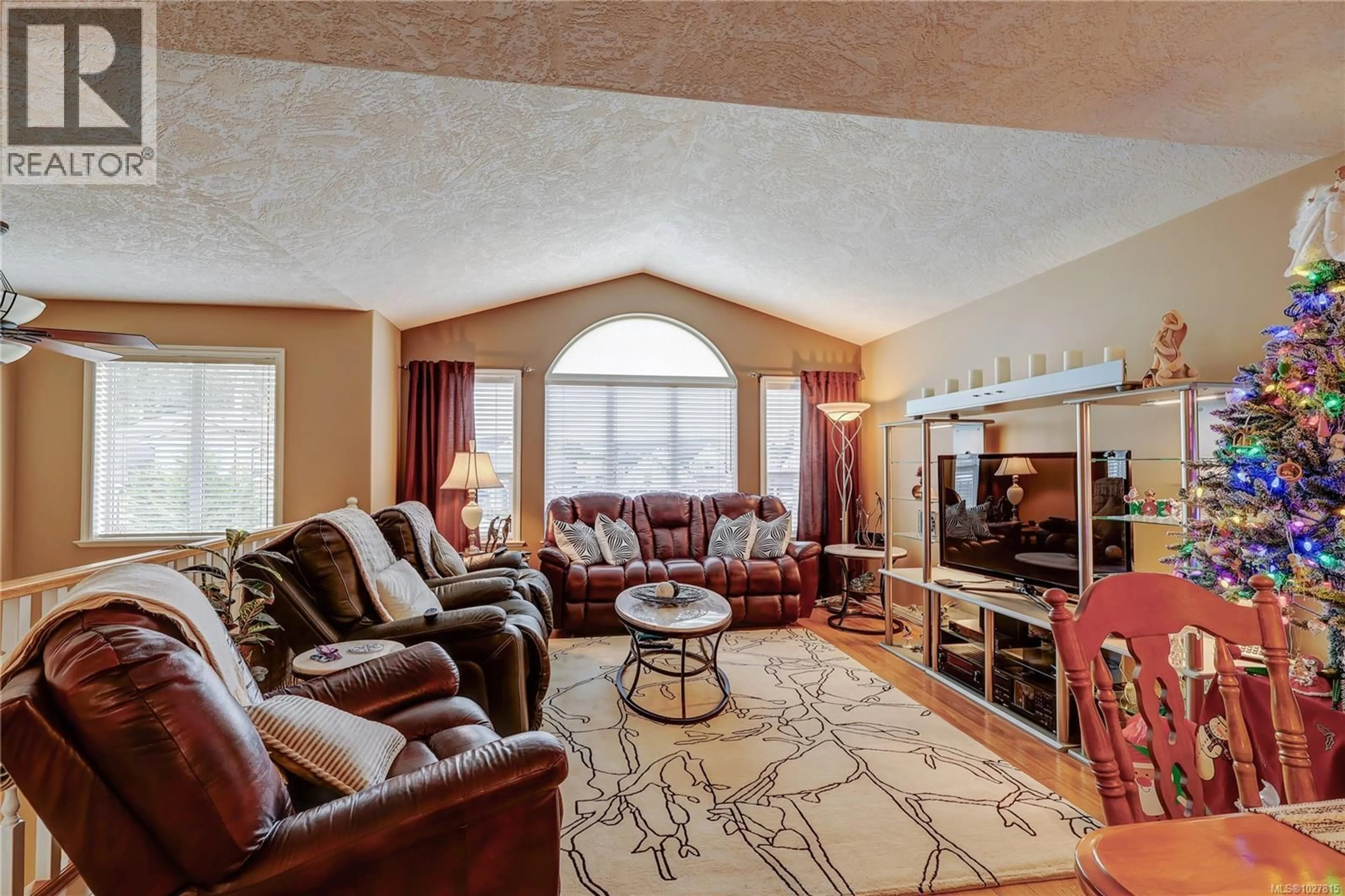 Living room with furniture, unknown for 6169 BRICKYARD ROAD, Nanaimo British Columbia V9V1K3