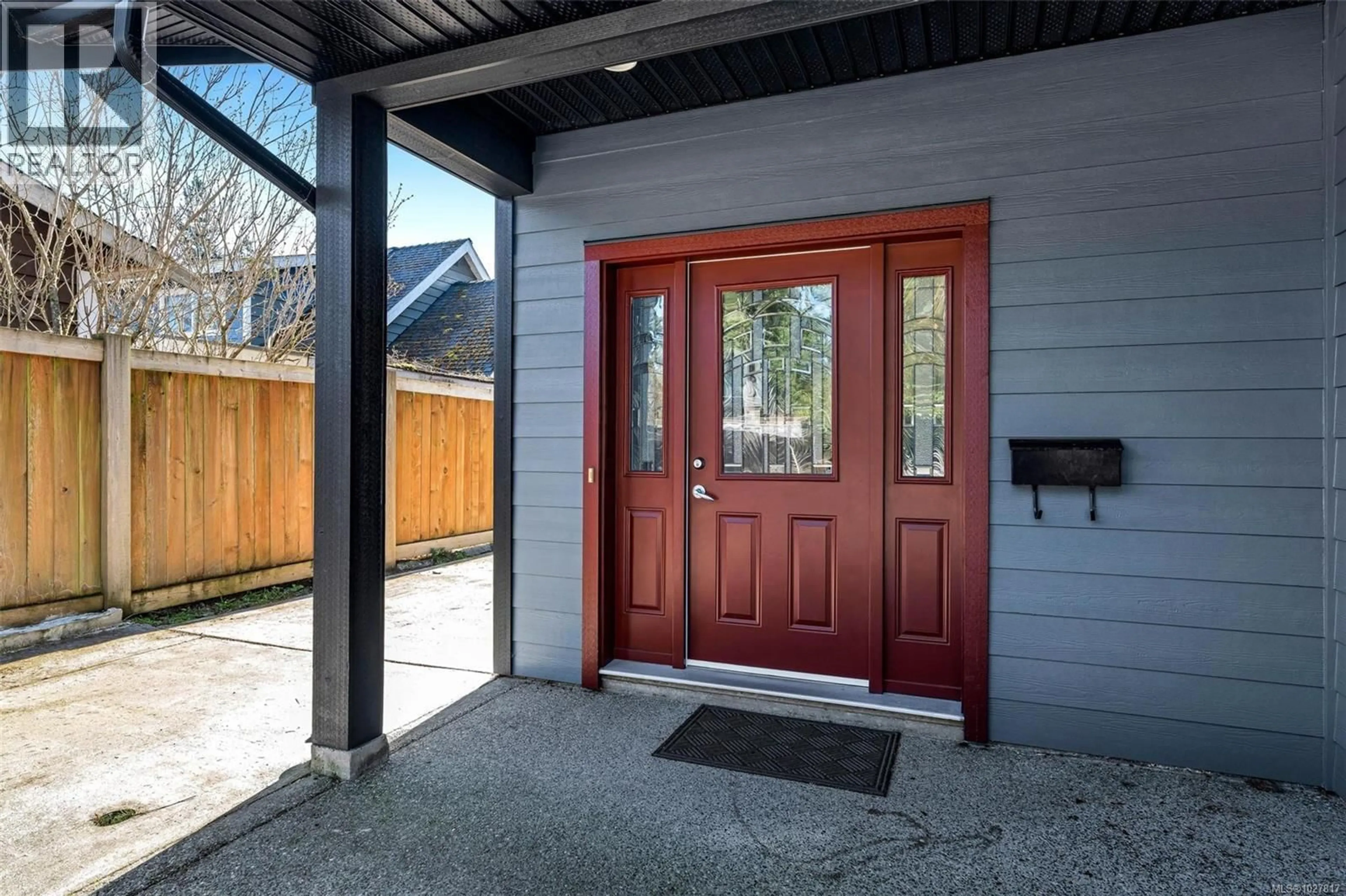 Indoor entryway for 623 KILDEW ROAD, Colwood British Columbia V9B1Z6