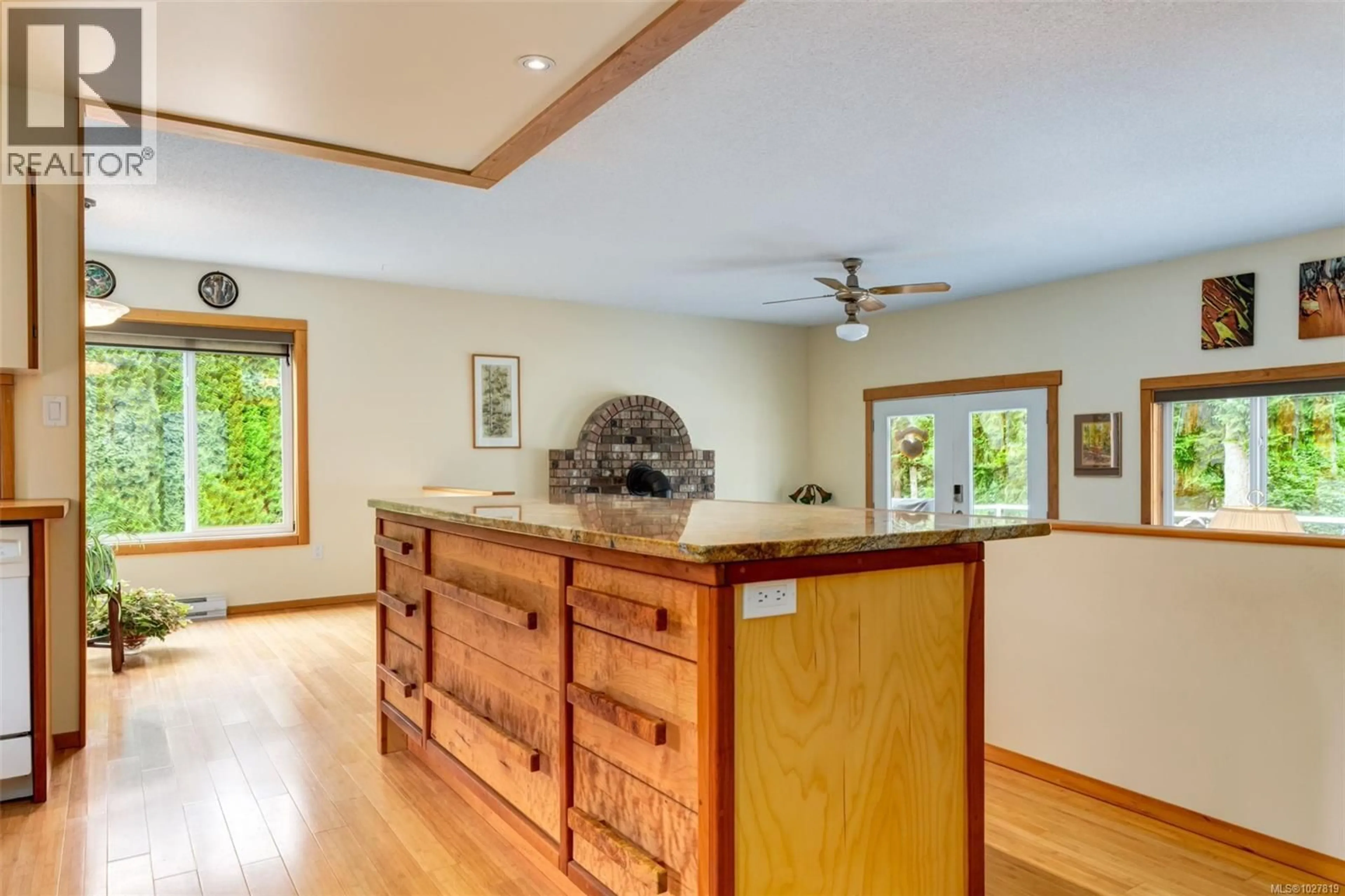 Indoor foyer for 2897 FULLER LAKE ROAD, Chemainus British Columbia V0R1K5