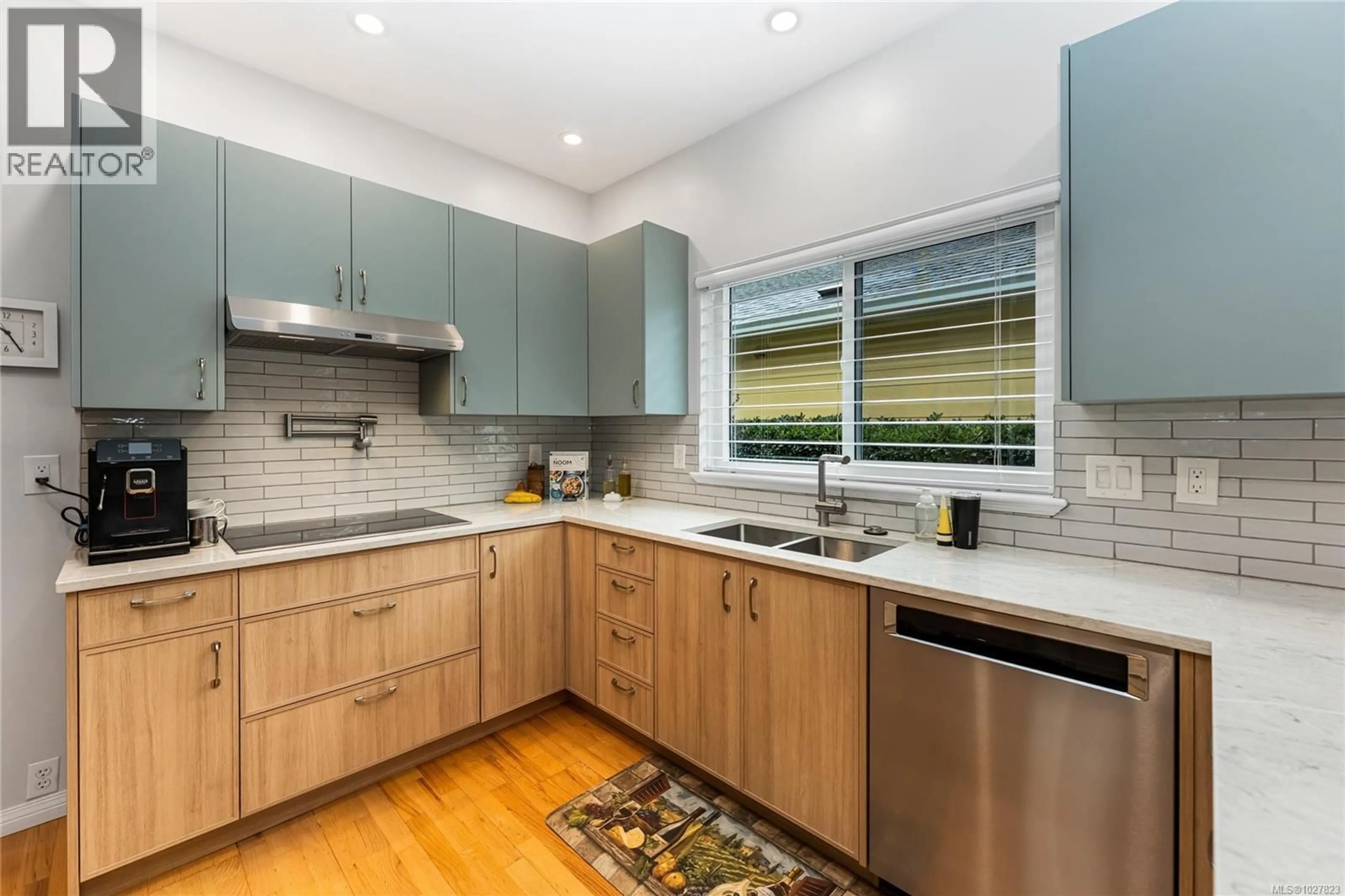 Unknown for 7952 POLO PARK CRESCENT, Central Saanich British Columbia V8M2J4