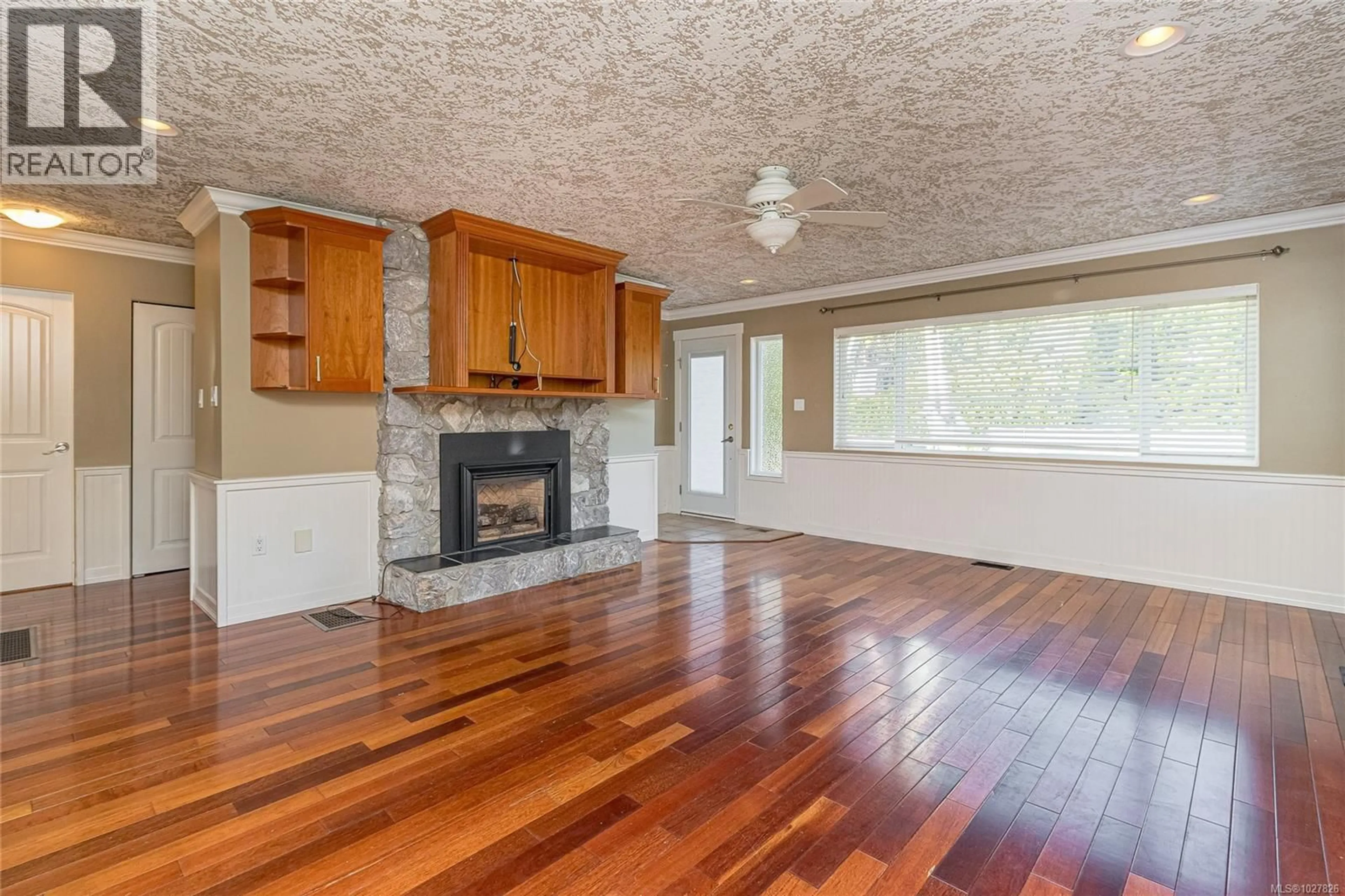 Living room with furniture, wood/laminate floor for 1495 COWICHAN BAY ROAD, Cobble Hill British Columbia V0R1N2