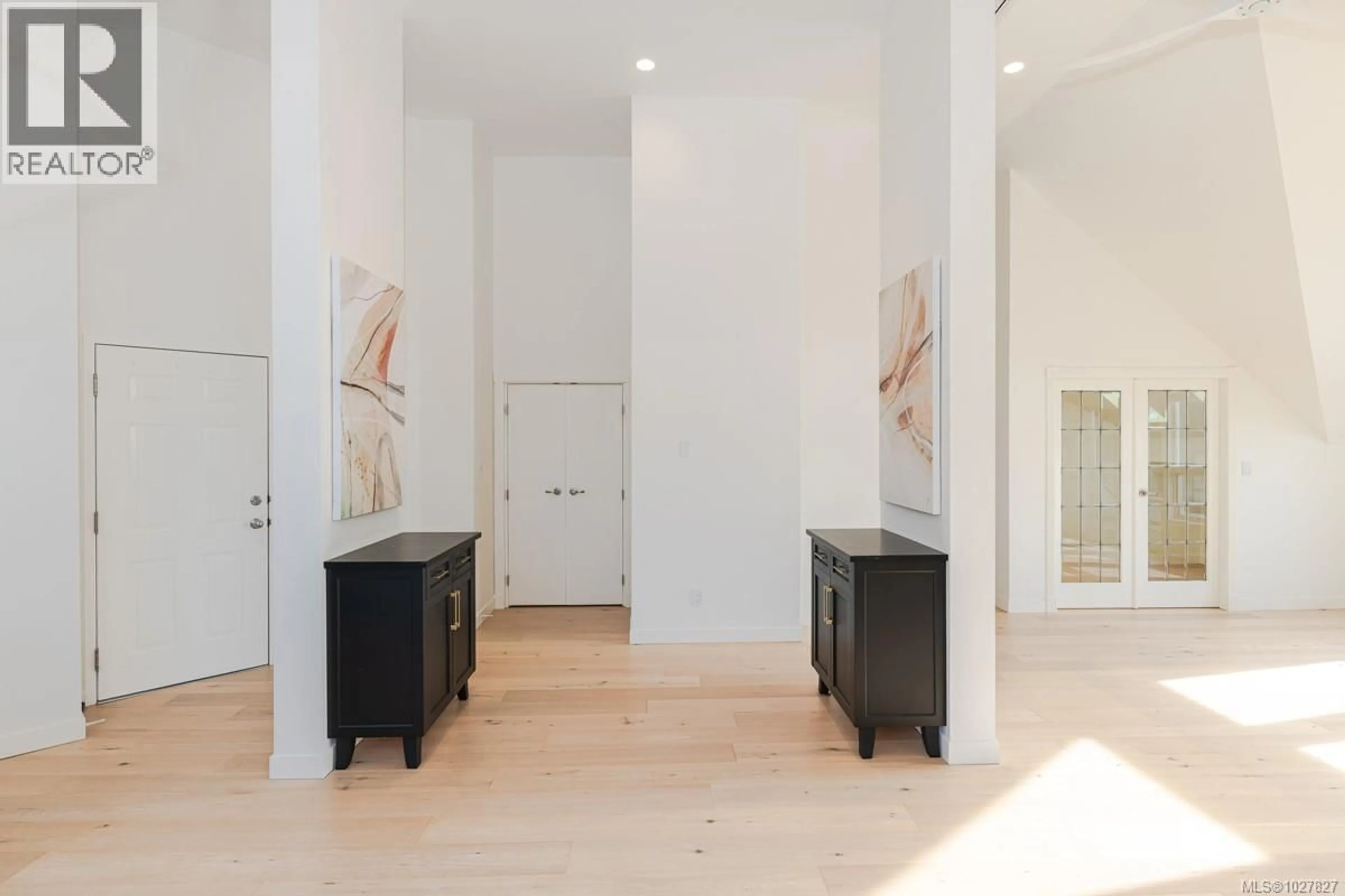 Indoor entryway for E - 1741 OAK BAY AVENUE, Victoria British Columbia V8R1B8