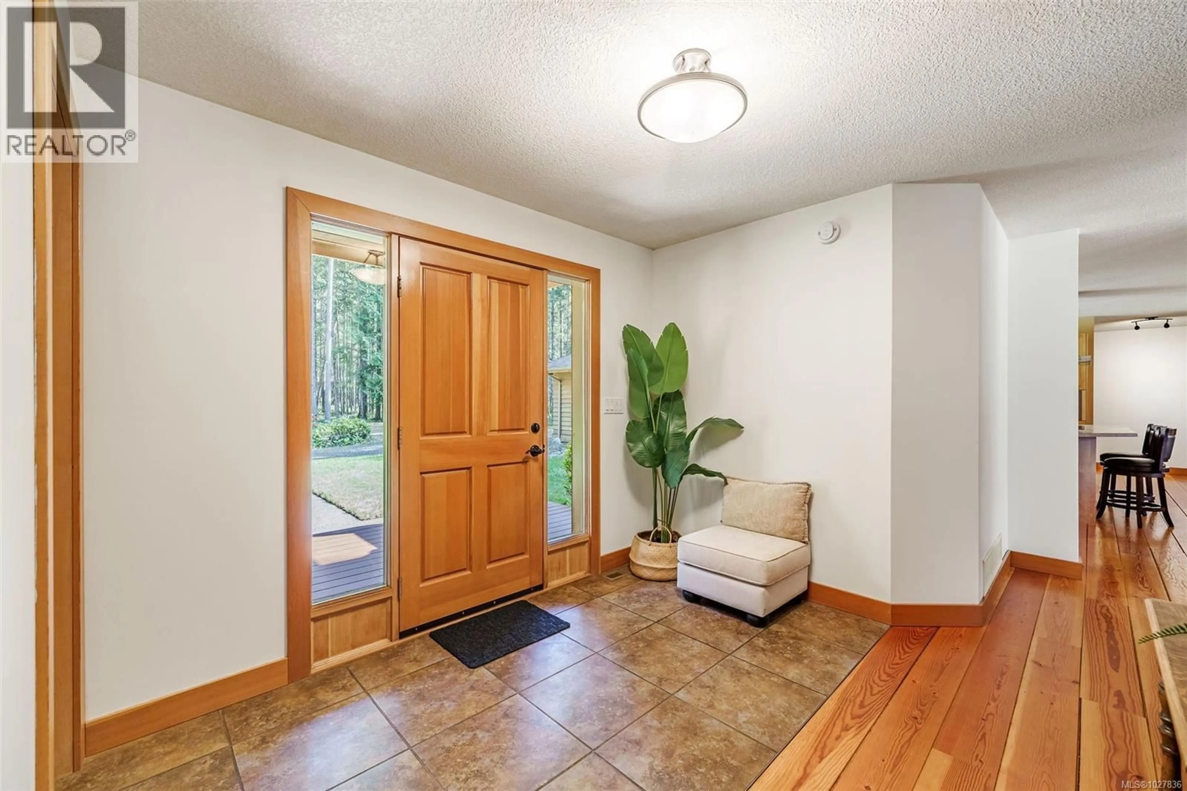 Indoor entryway for 2345 BUCKTAIL PLACE, Nanoose Bay British Columbia V9P9L5