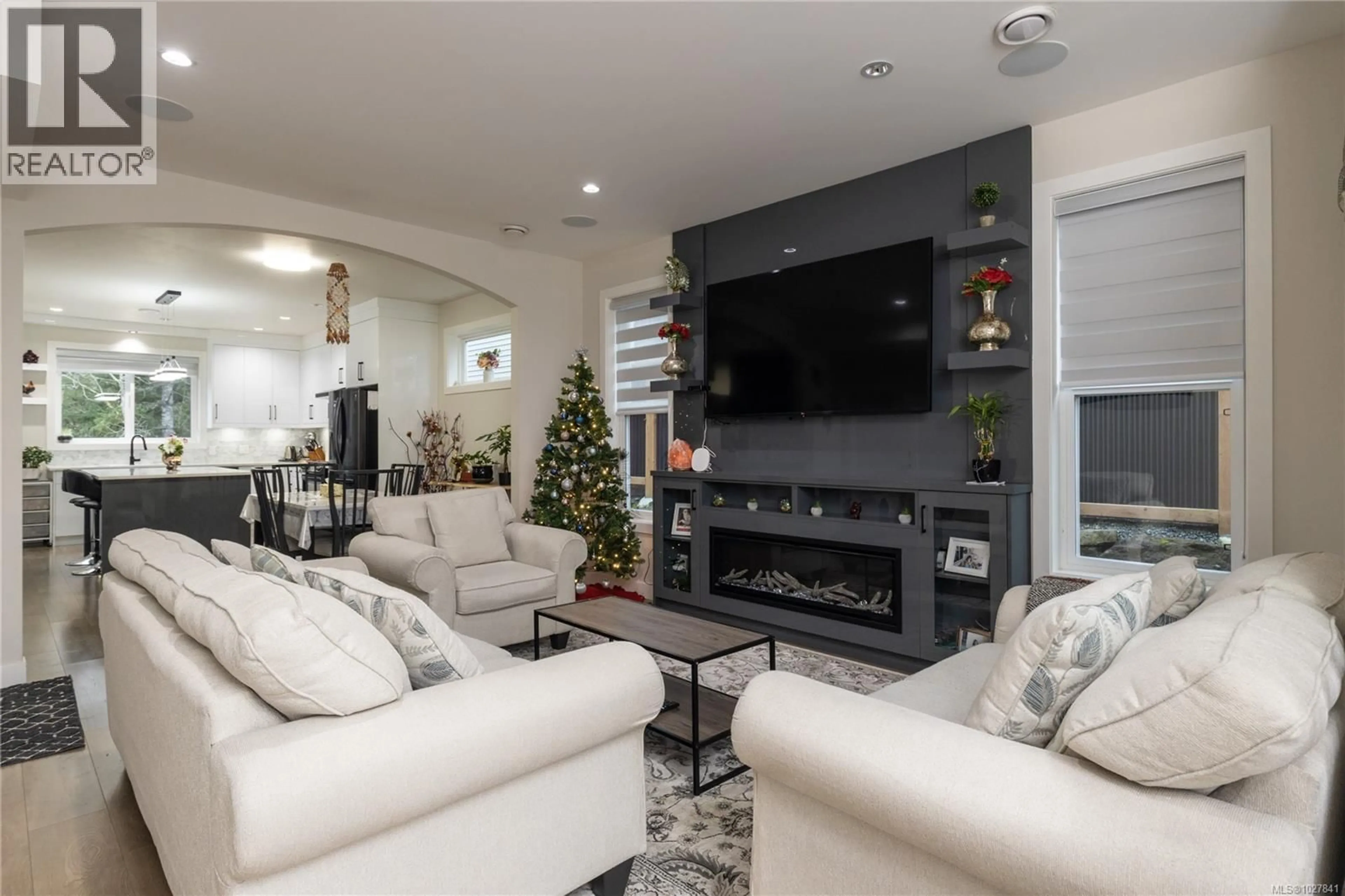 Living room with furniture, unknown for 1636 ROBERTA ROAD SOUTH, Nanaimo British Columbia V9X0B6