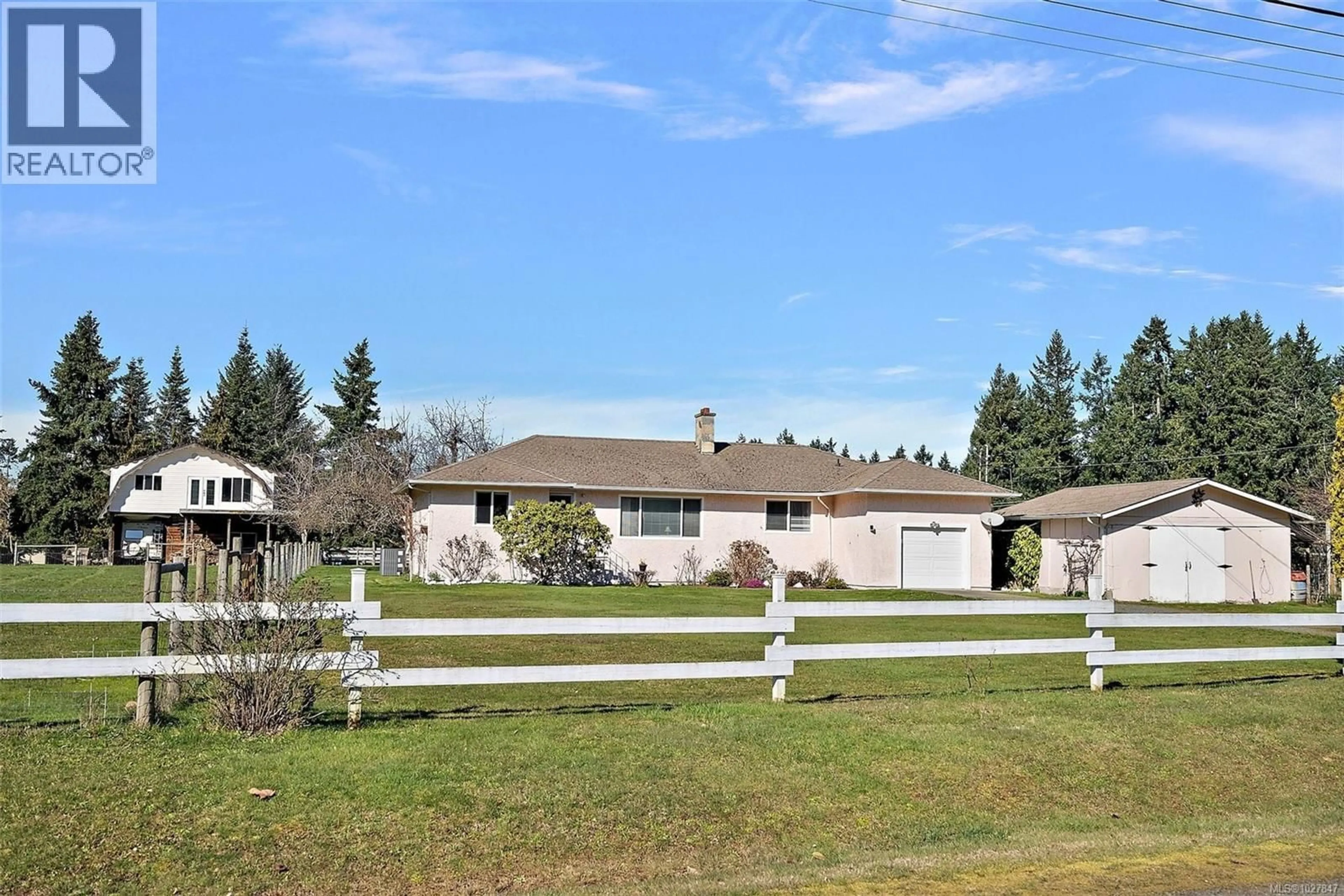 A pic from outside/outdoor area/front of a property/back of a property/a pic from drone, unknown for 1175 ROLMAR CRESCENT, Cobble Hill British Columbia V8H0E3