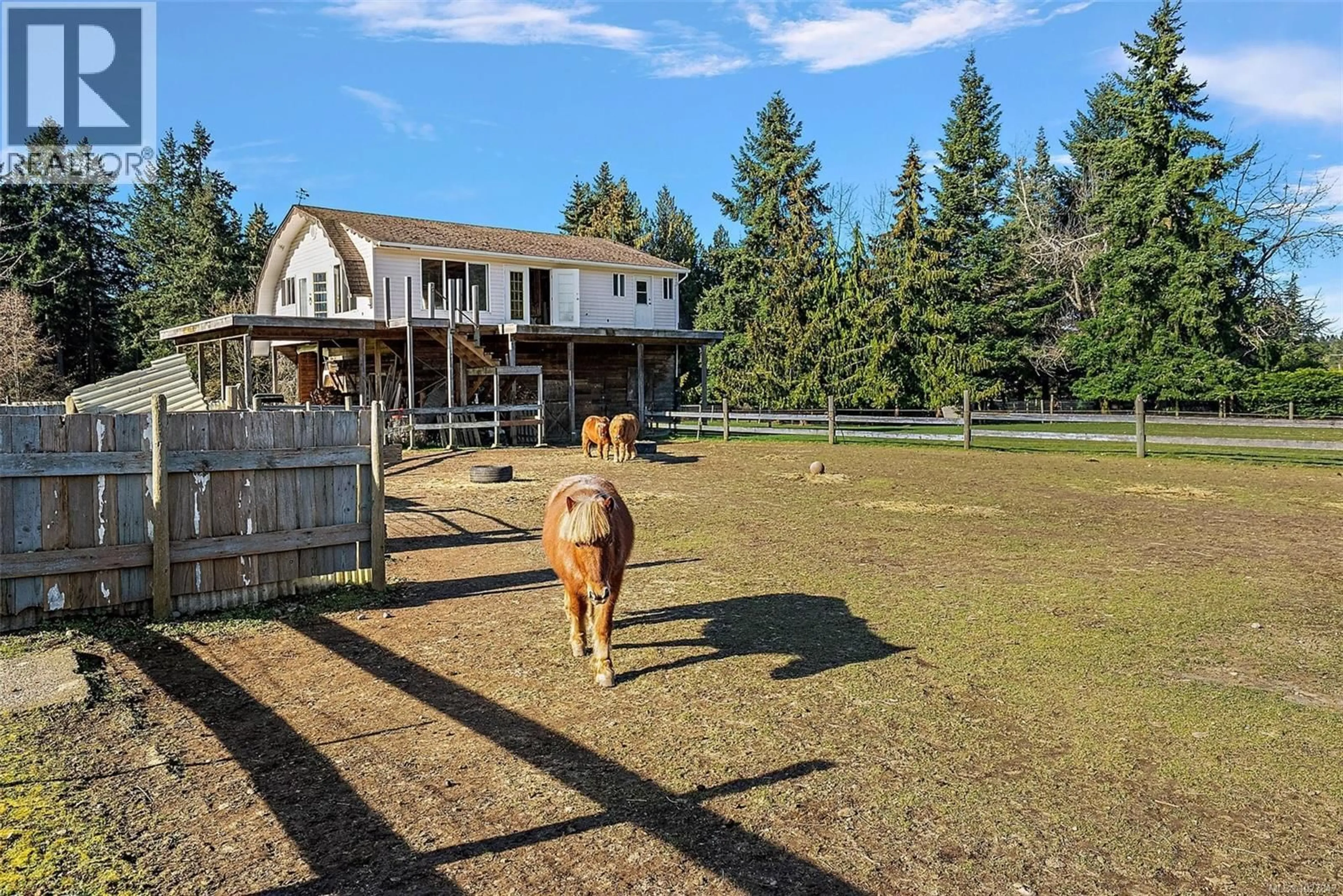 A pic from outside/outdoor area/front of a property/back of a property/a pic from drone, unknown for 1175 ROLMAR CRESCENT, Cobble Hill British Columbia V8H0E3