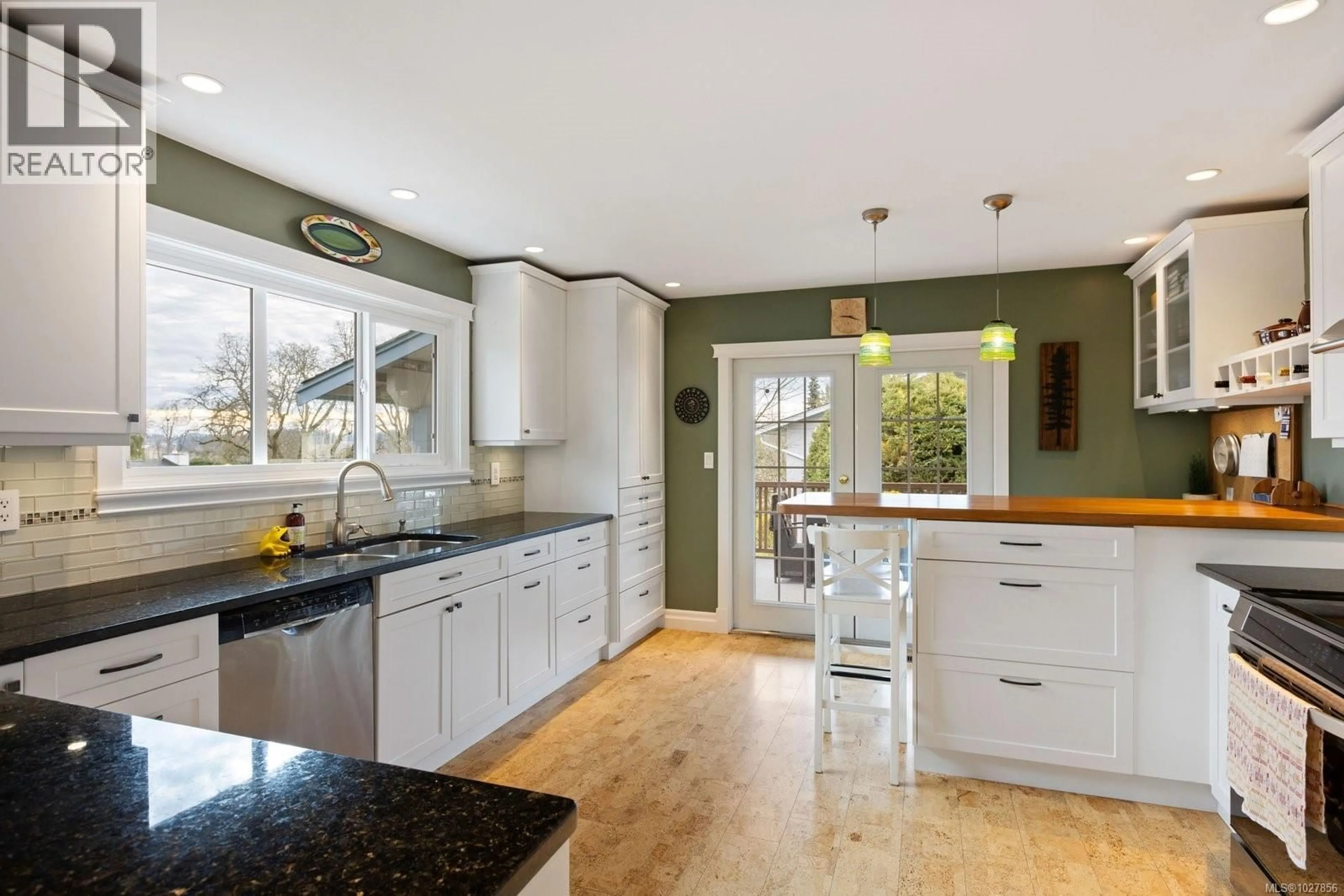 Open concept kitchen, ceramic/tile floor for 7216 EARLY PLACE, Central Saanich British Columbia V8M1J9