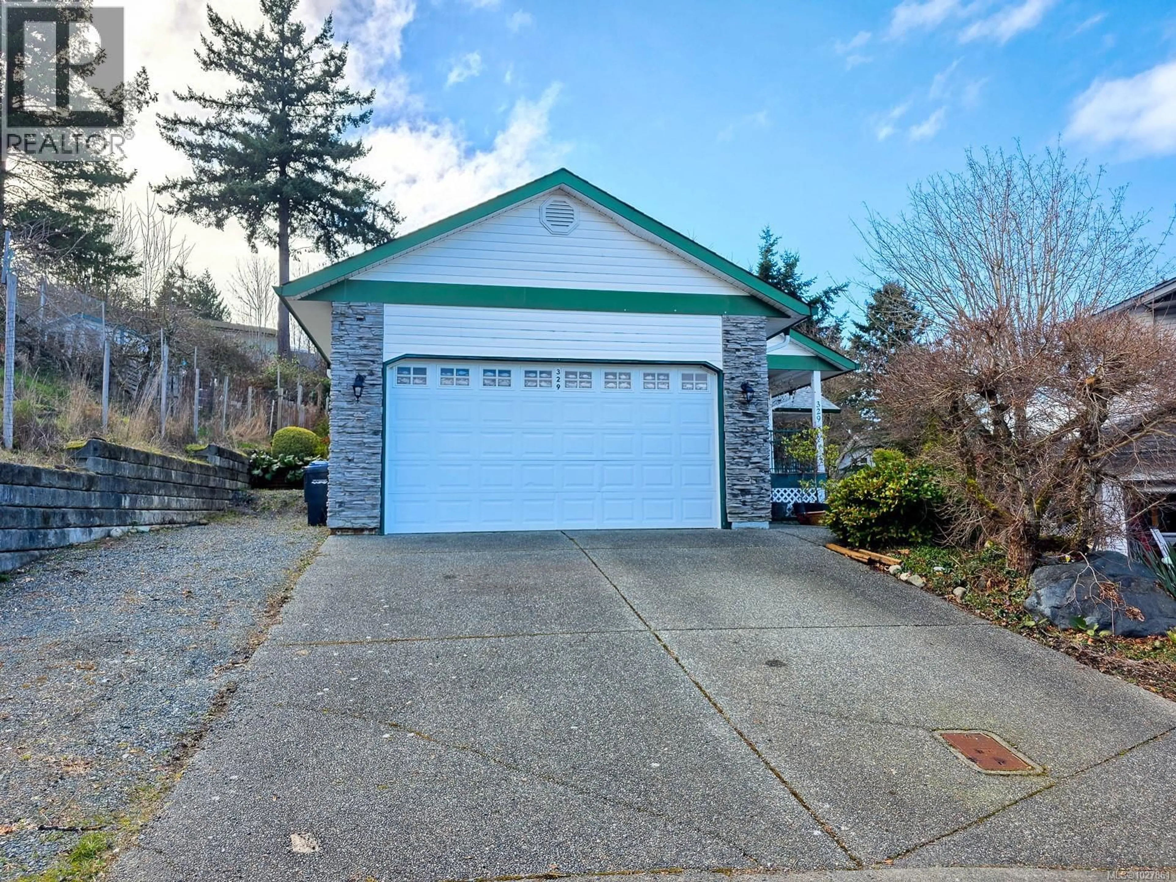 Indoor garage for 329 CARNDUFF PLACE, Nanaimo British Columbia V9R6Y5