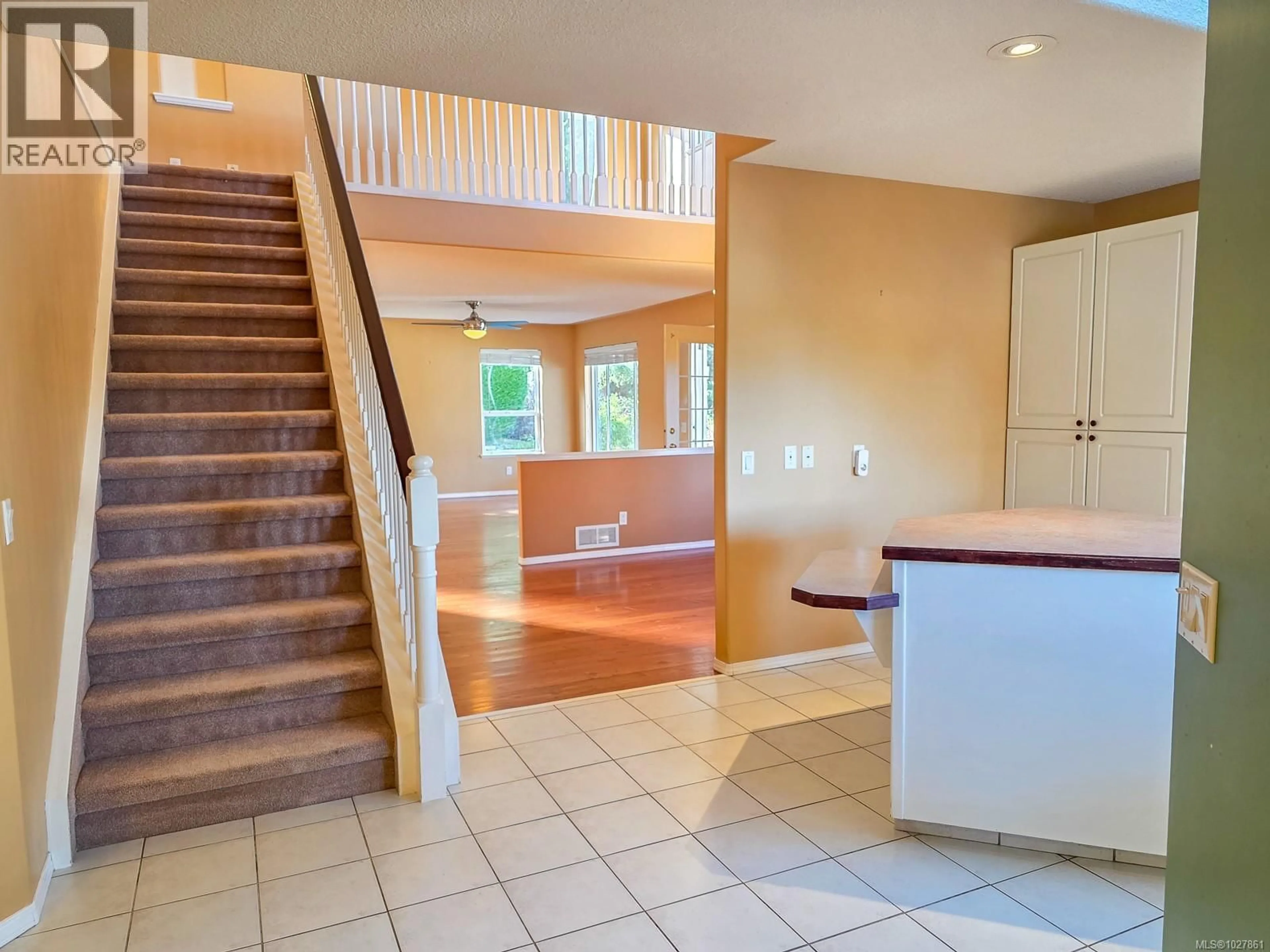 Indoor entryway for 329 CARNDUFF PLACE, Nanaimo British Columbia V9R6Y5
