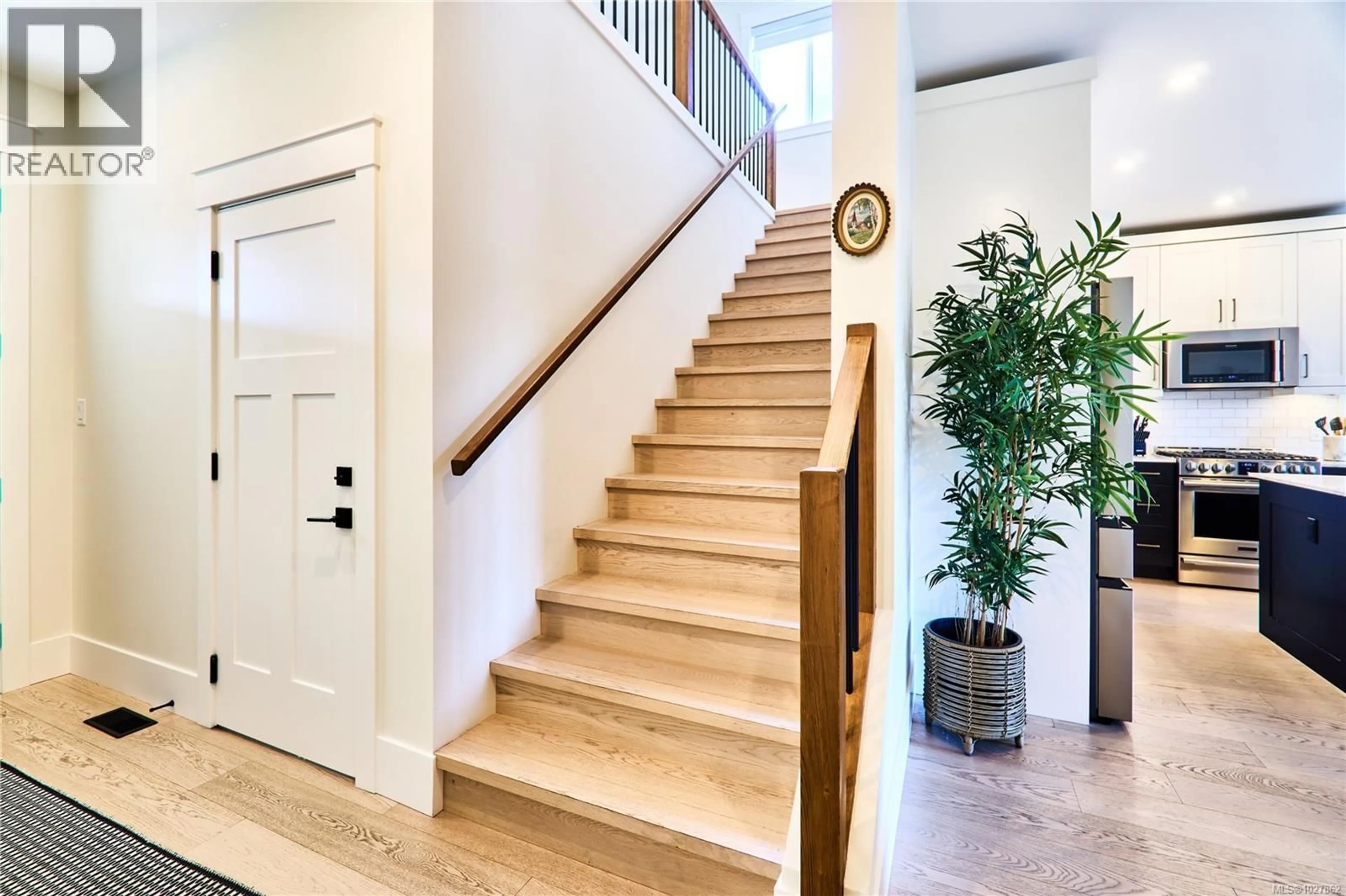 Indoor entryway for 175 CABOT COURT, Parksville British Columbia V9P0G6