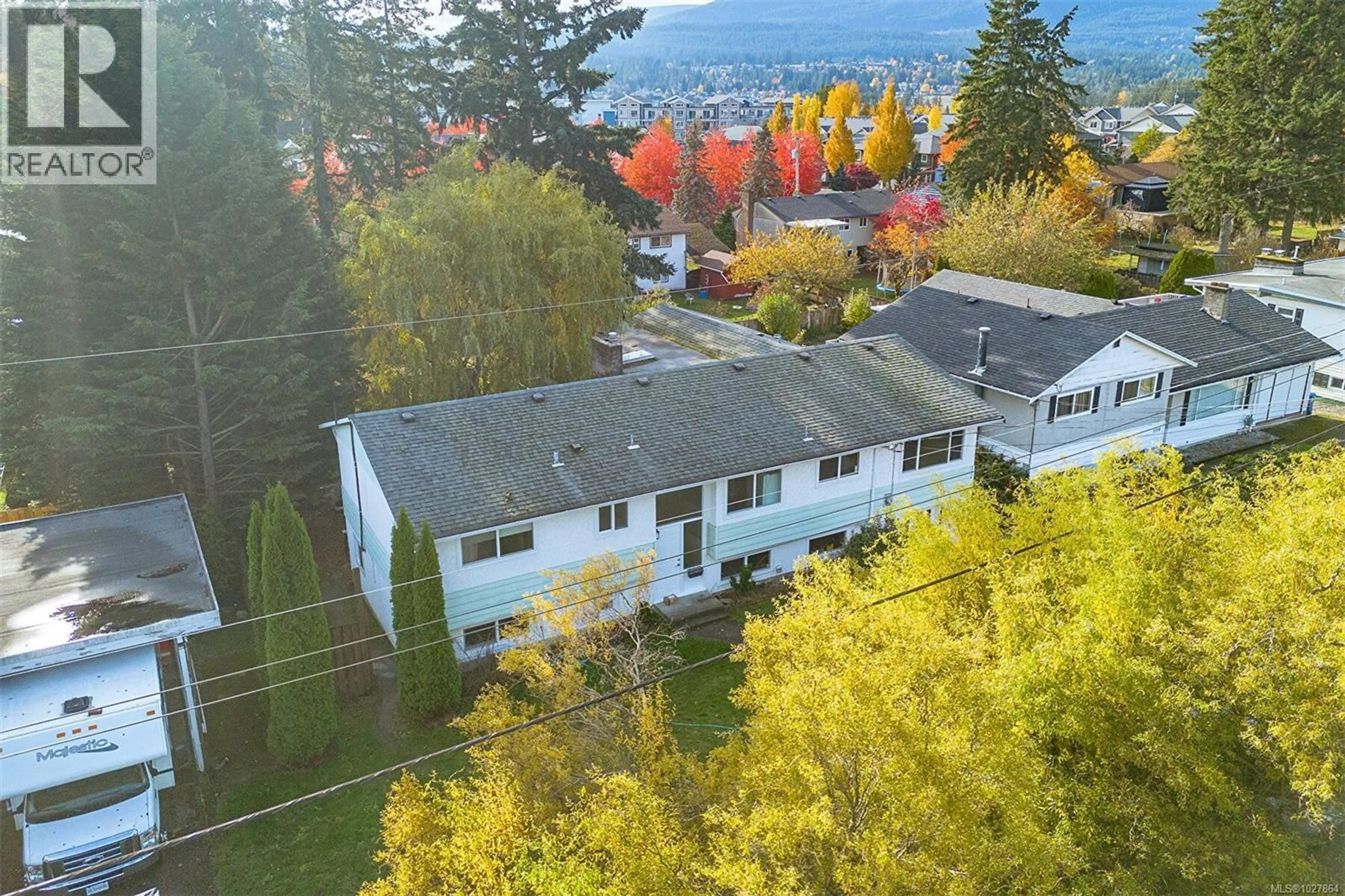 A pic from outside/outdoor area/front of a property/back of a property/a pic from drone, water/lake/river/ocean view for 1116 THUNDERBIRD DRIVE, Nanaimo British Columbia V9S2P2