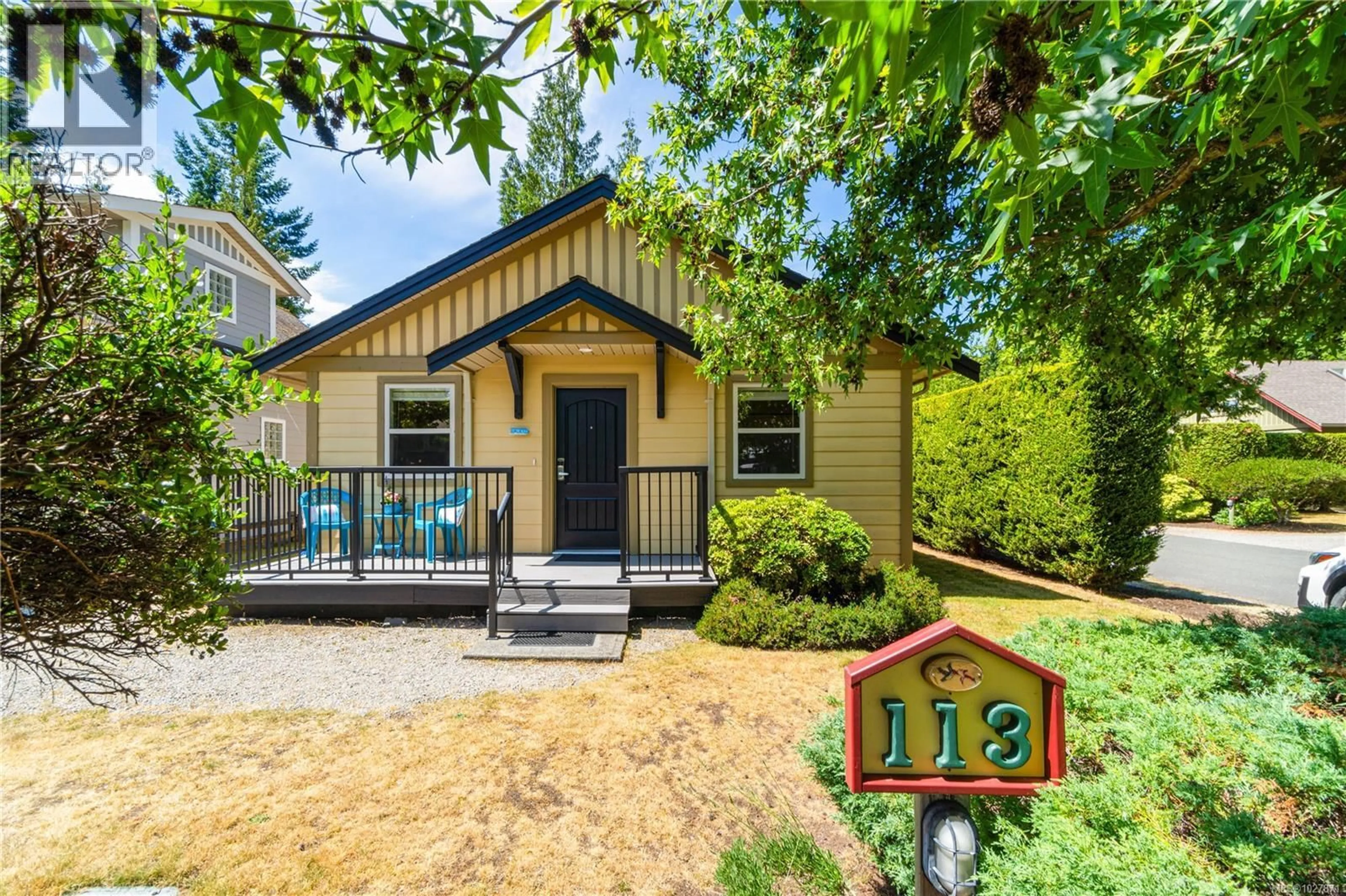 Home with vinyl exterior material, street for 113 - 1080 RESORT DRIVE, Parksville British Columbia V9P2E3