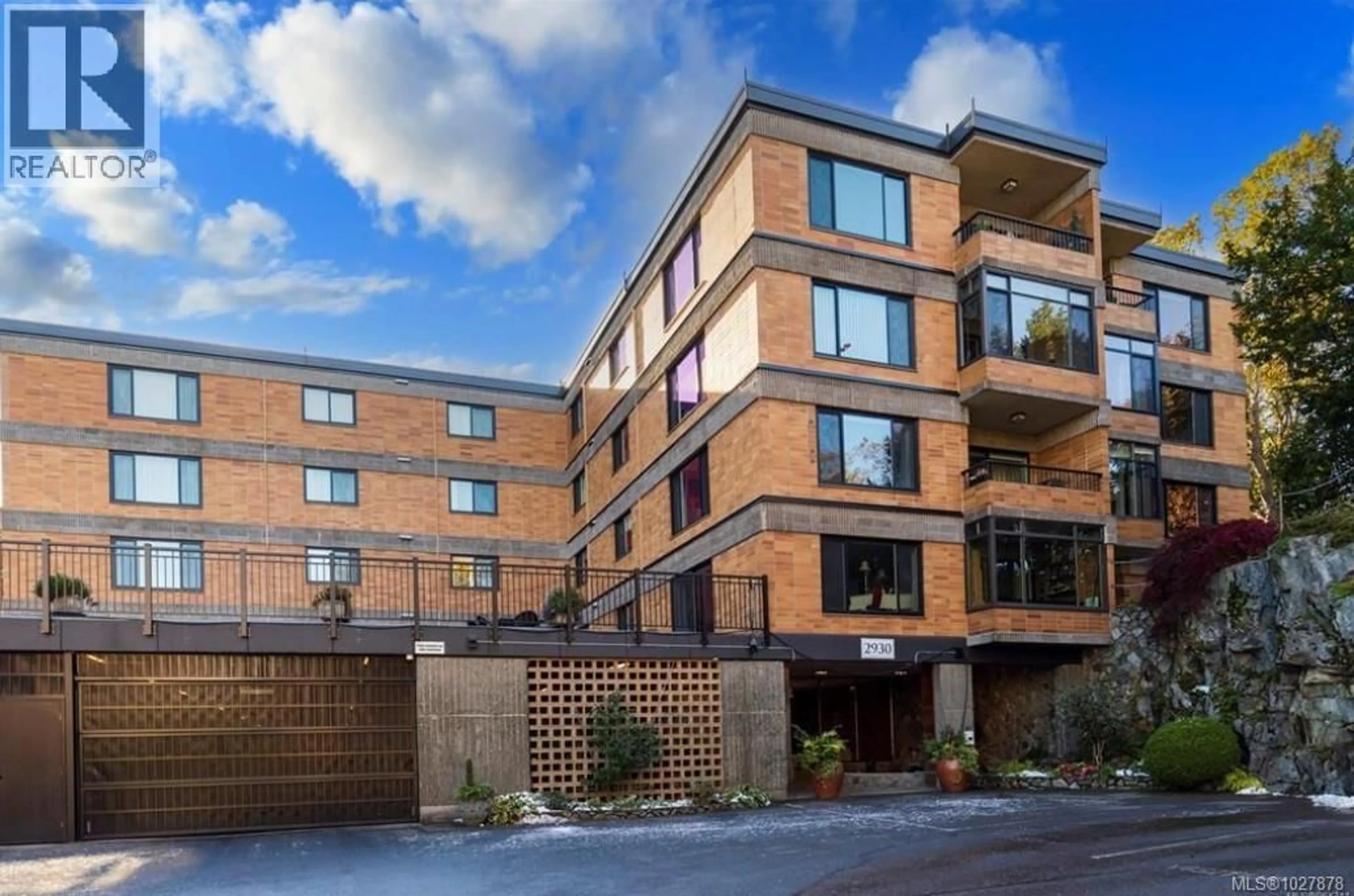 Unknown for 301 - 2930 COOK STREET, Victoria British Columbia V8T3S7