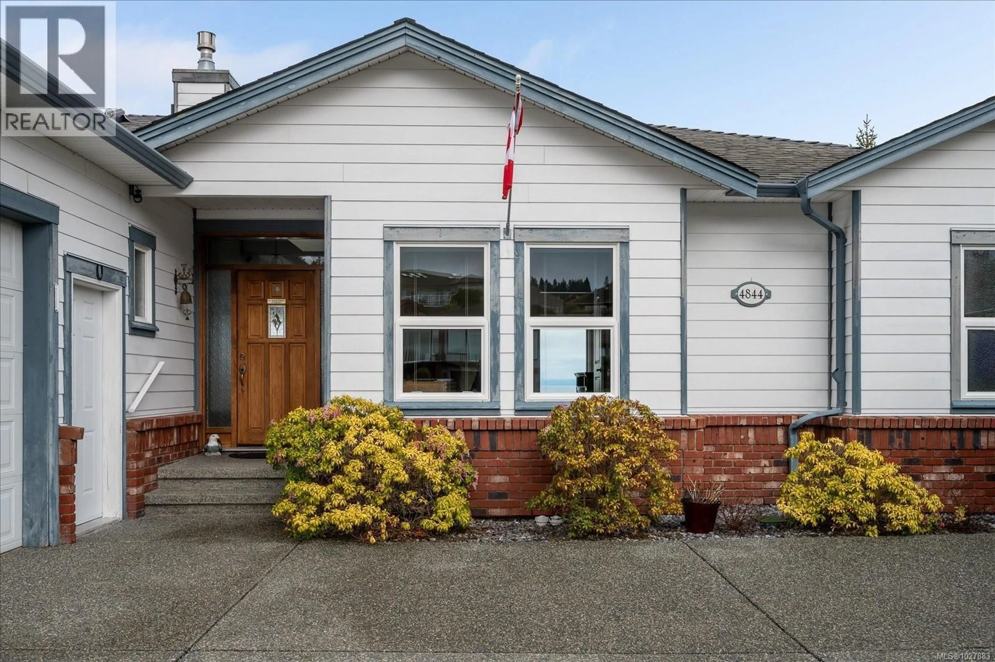 Home with vinyl exterior material, street for 4844 FILLINGER CRESCENT, Nanaimo British Columbia V9V1K1