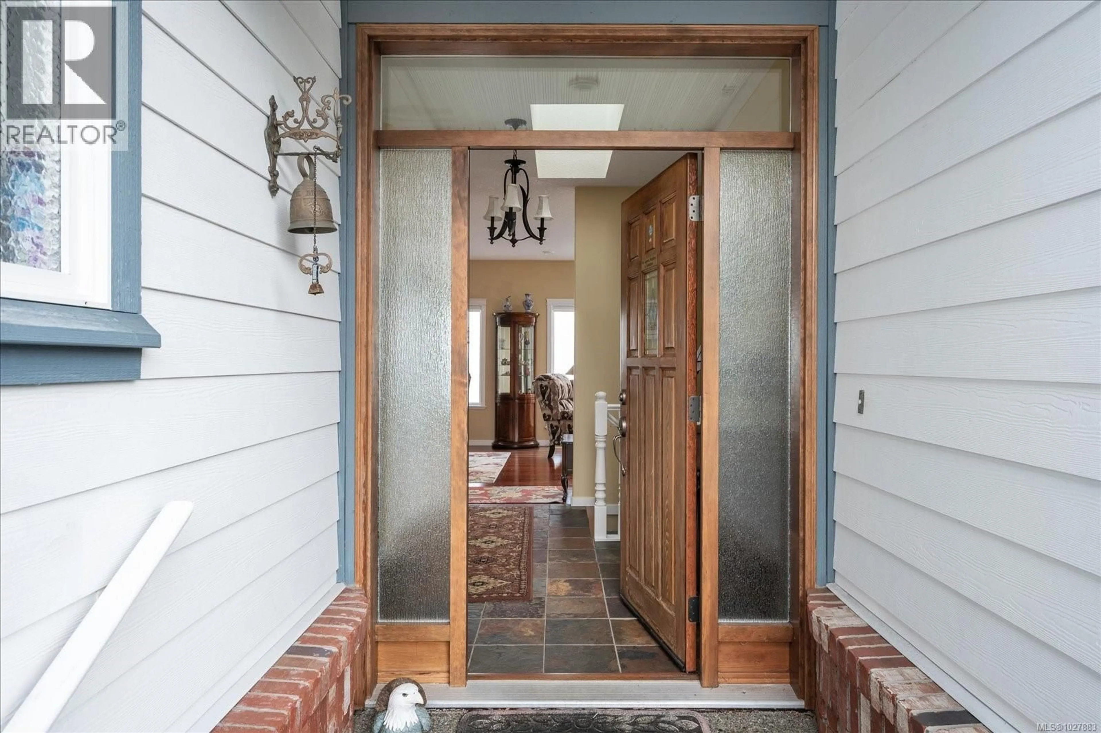 Indoor entryway for 4844 FILLINGER CRESCENT, Nanaimo British Columbia V9V1K1