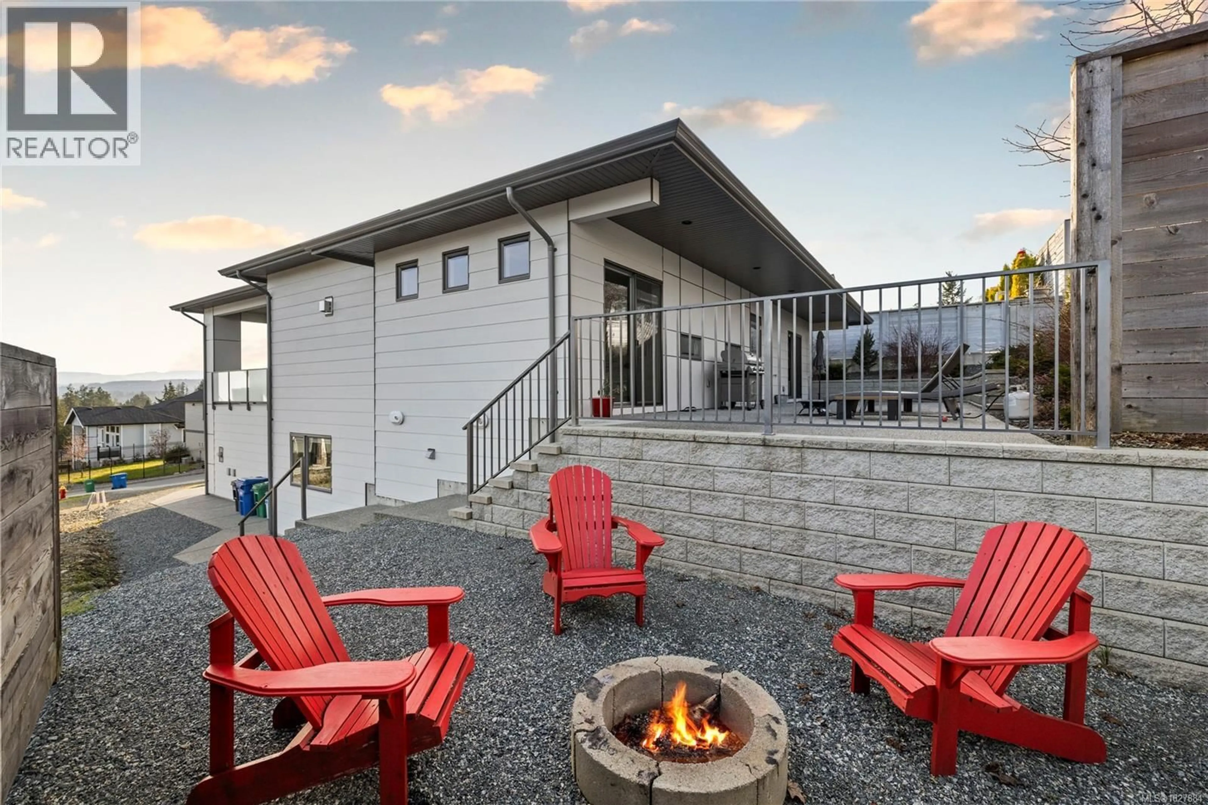 Patio, mountain view for 152 GOLDEN OAKS CRESCENT, Nanaimo British Columbia V9T0K8