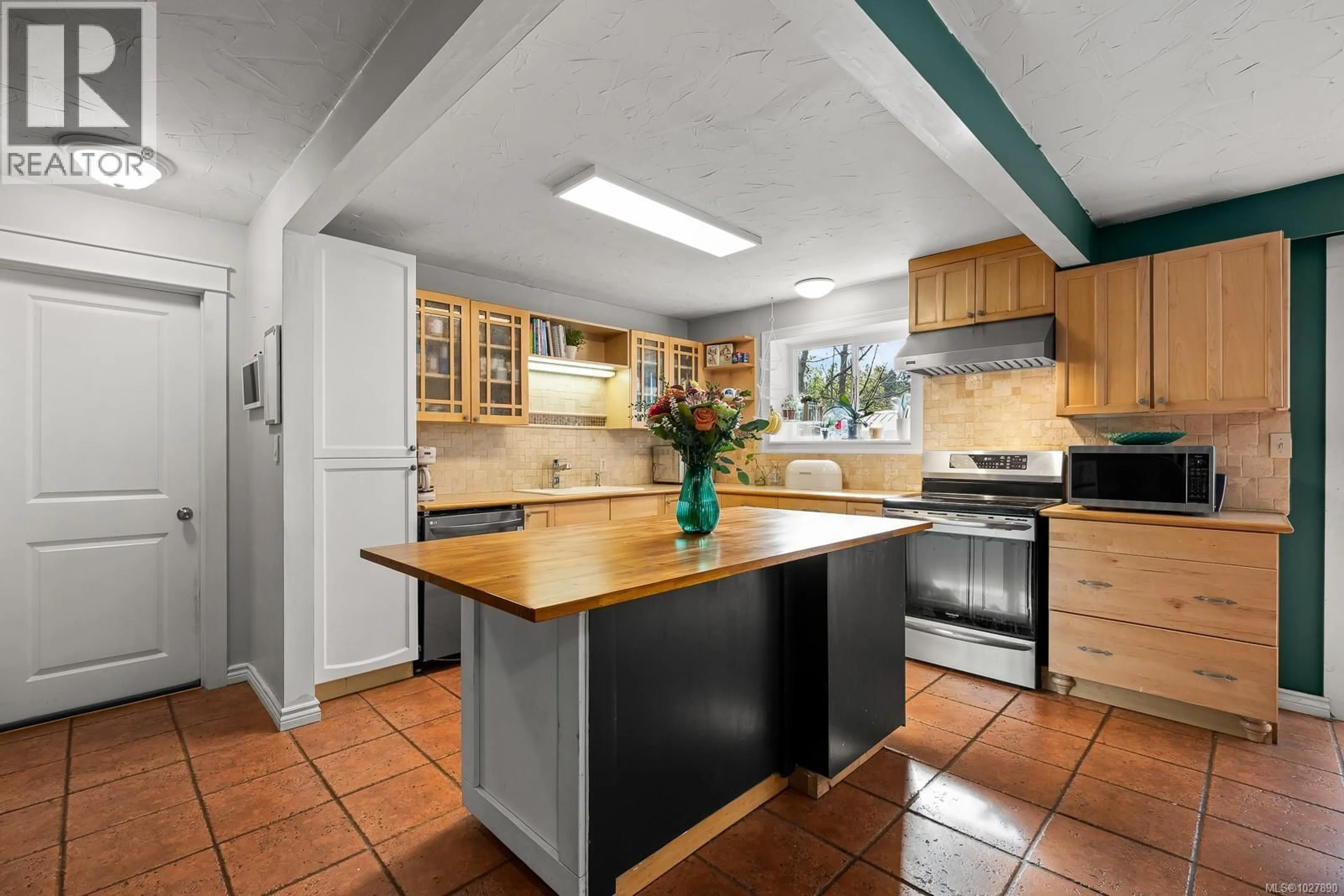 Unknown for 4664 GAIL CRESCENT, Courtenay British Columbia V9N5Y4