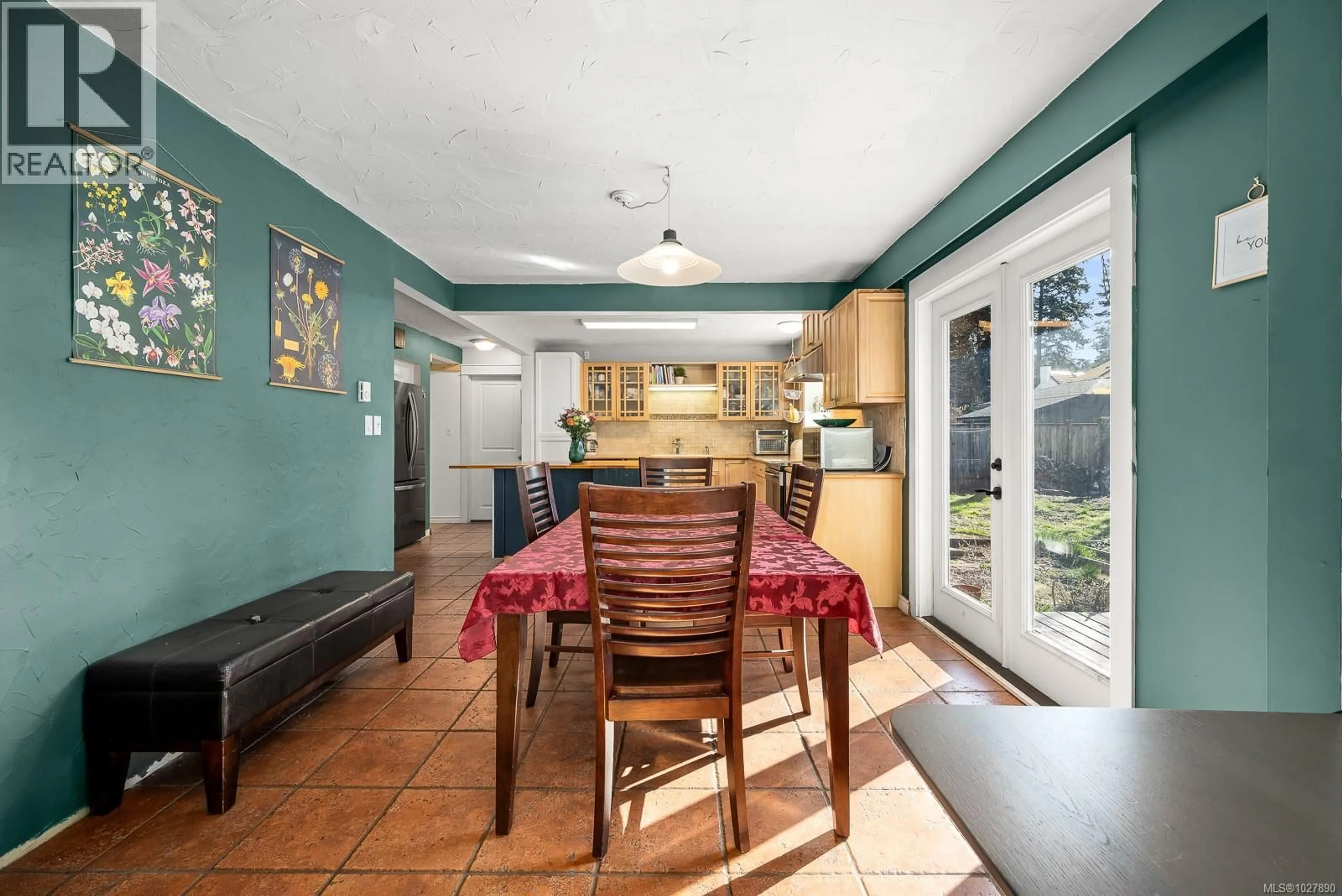 Dining room, ceramic/tile floor for 4664 GAIL CRESCENT, Courtenay British Columbia V9N5Y4