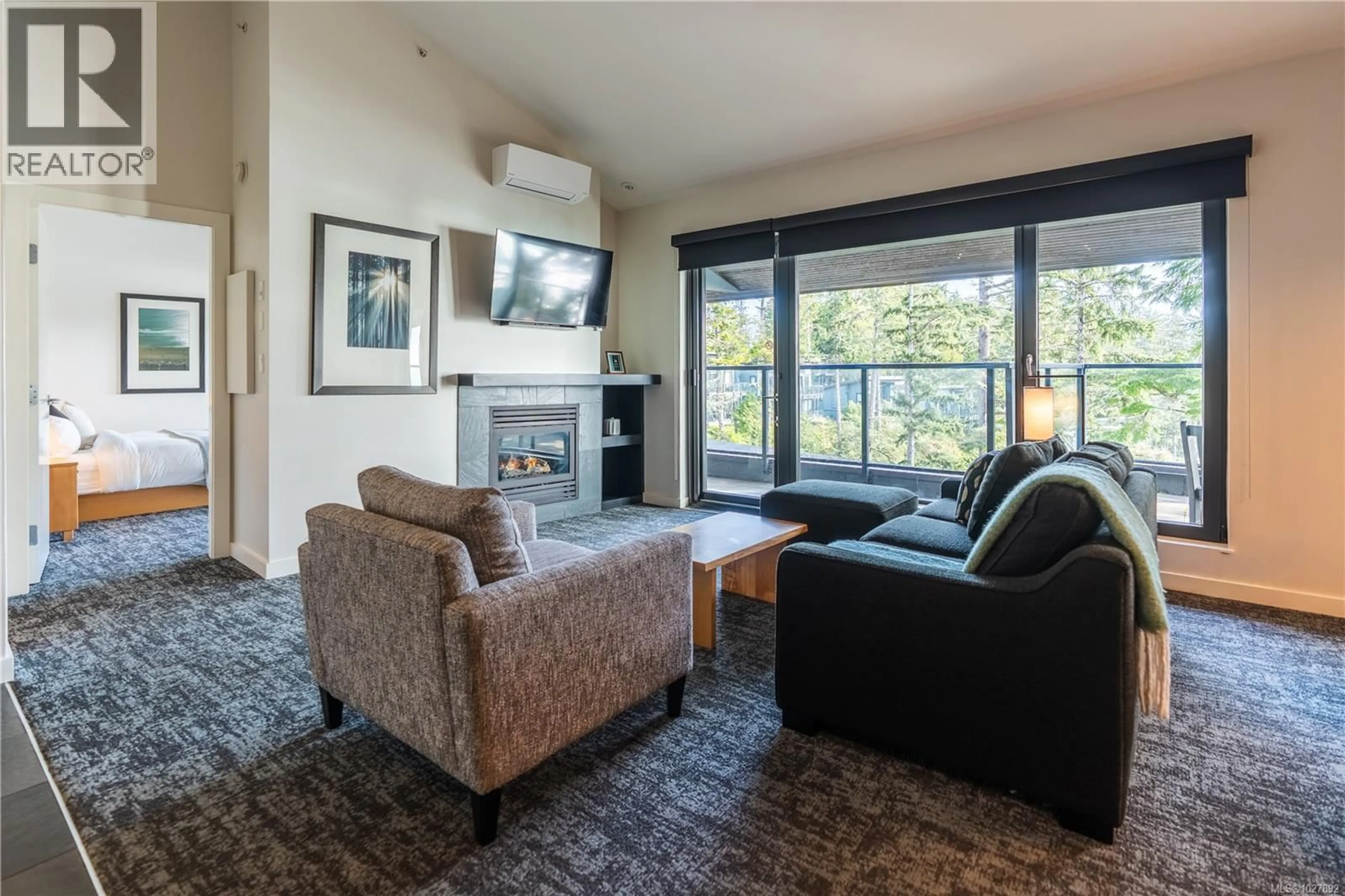 Living room with furniture, unknown for 402 - 596 MARINE DRIVE, Ucluelet British Columbia V0R3A0