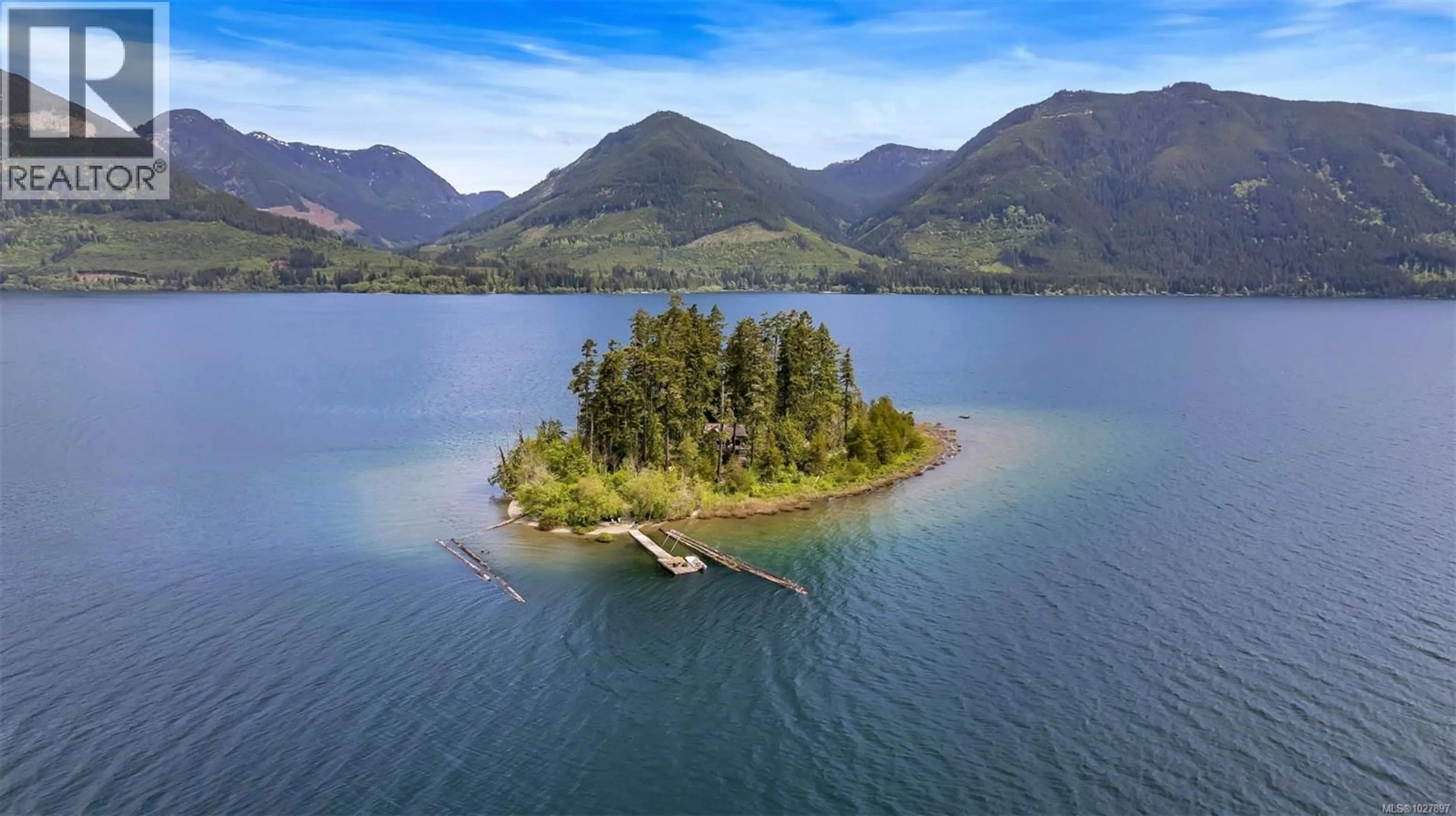 A pic from outside/outdoor area/front of a property/back of a property/a pic from drone, water/lake/river/ocean view for 7 ISLAND #7, See Remarks British Columbia V0R2G0