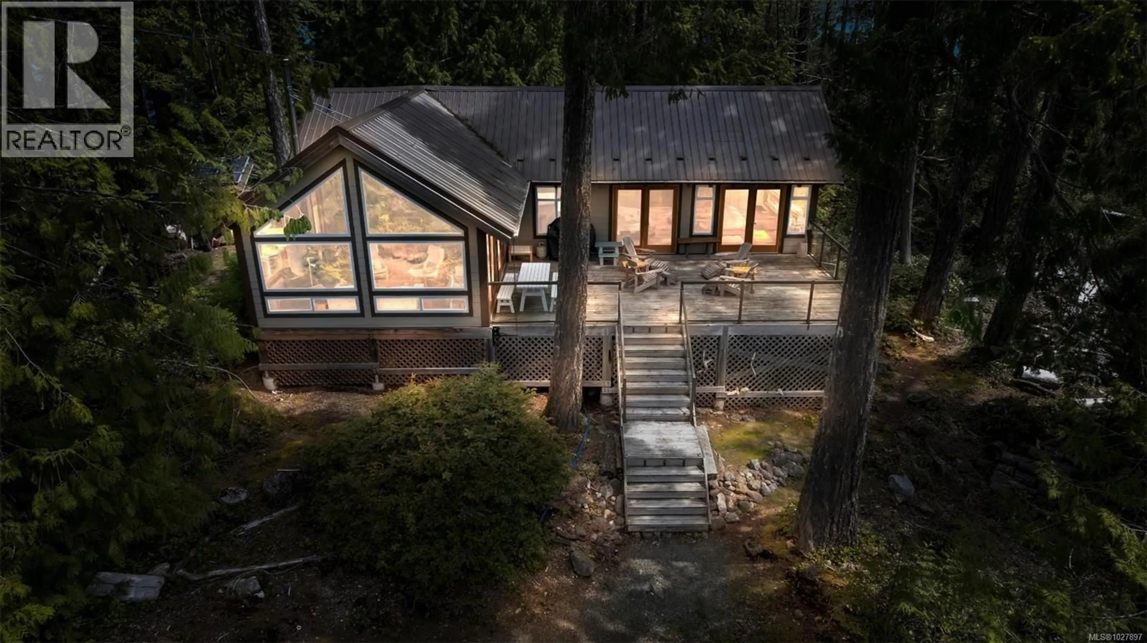 A pic from outside/outdoor area/front of a property/back of a property/a pic from drone, unknown for 7 ISLAND #7, See Remarks British Columbia V0R2G0