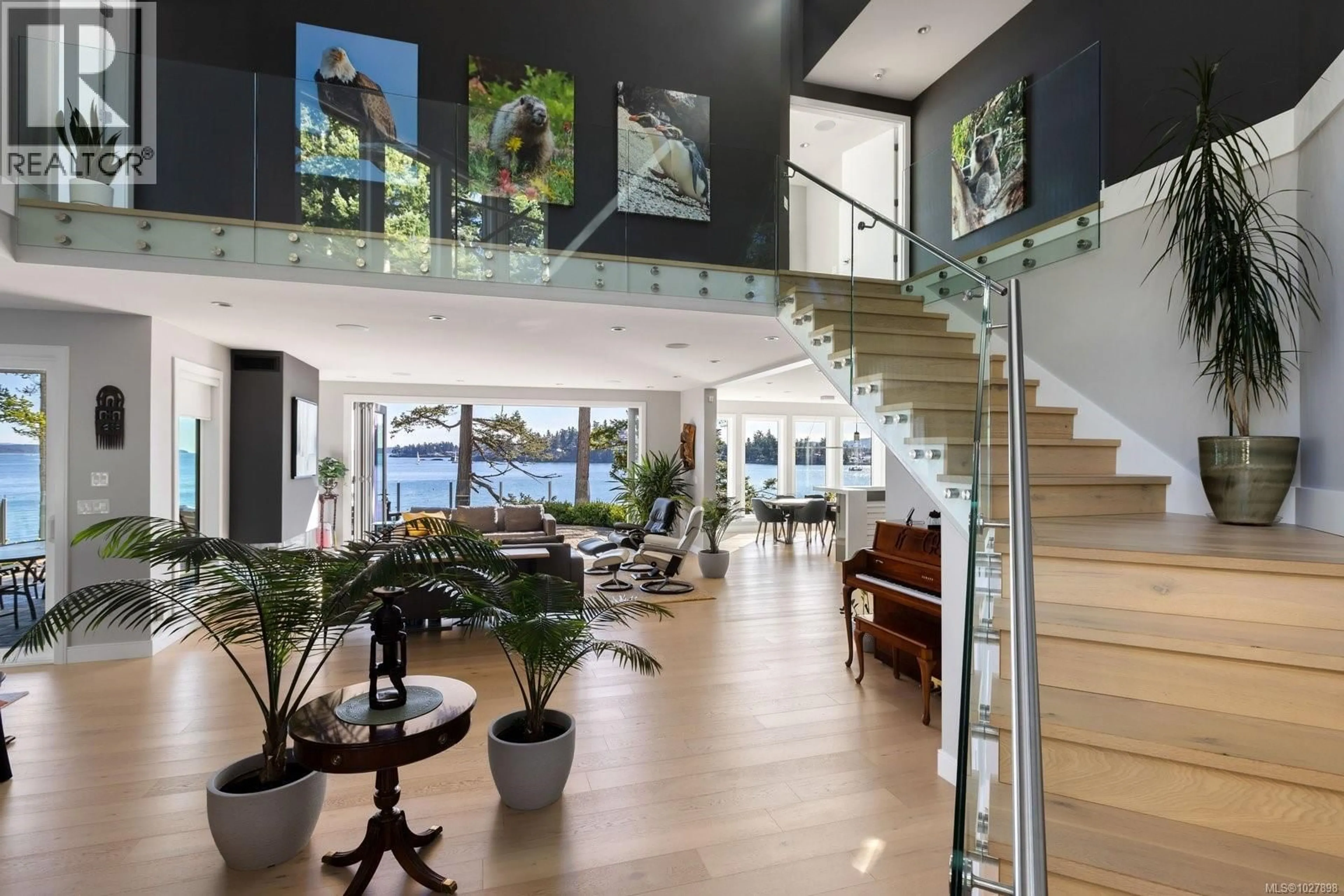 Indoor foyer for 2355 TRYON ROAD, North Saanich British Columbia V8L5H8