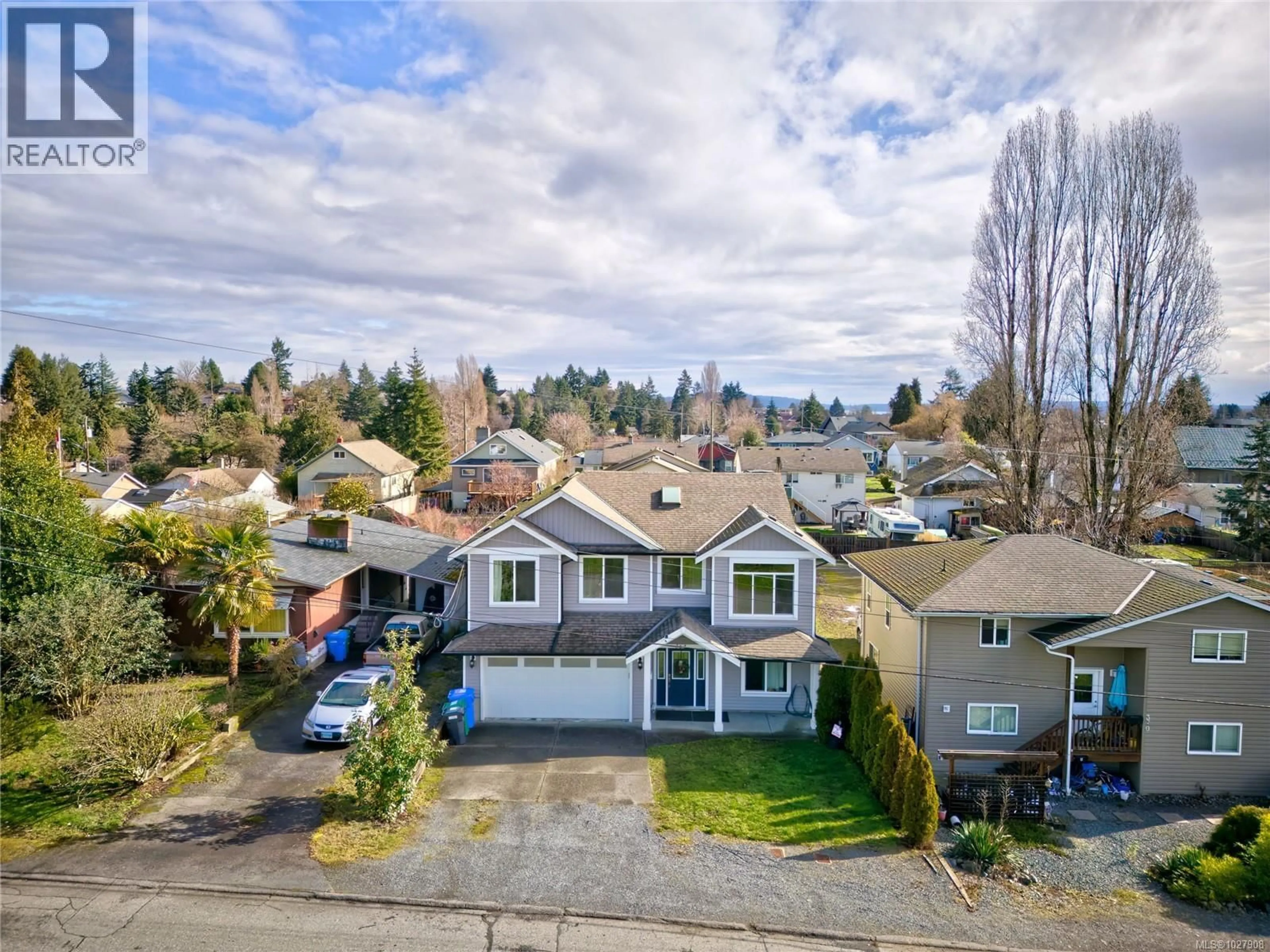 A pic from outside/outdoor area/front of a property/back of a property/a pic from drone, street for 364 GEORGIA AVENUE, Nanaimo British Columbia V9R3V8