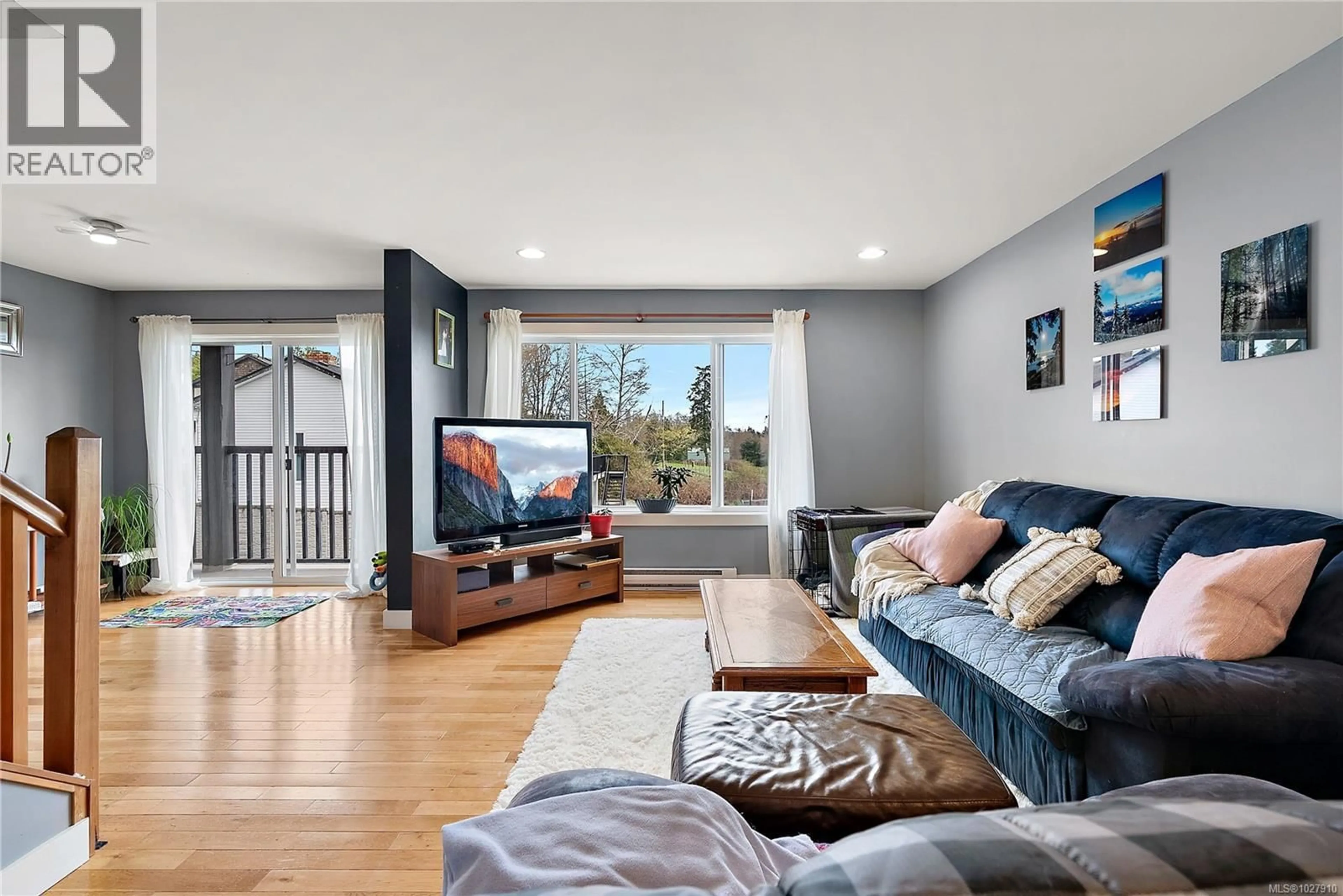 Living room with furniture, unknown for 105 - 7091 GRANT ROAD WEST, Sooke British Columbia V9Z0N6