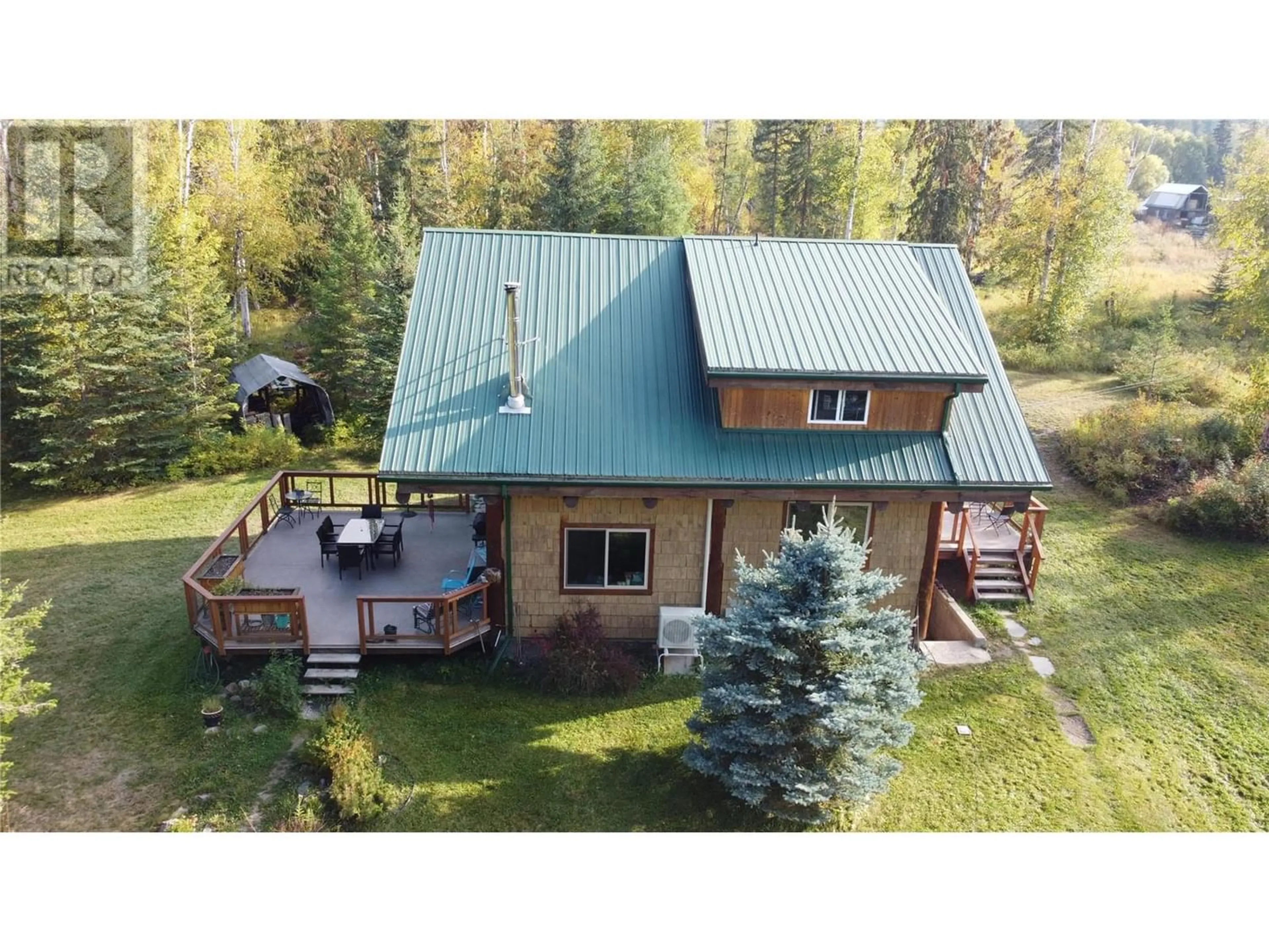 Cottage for 43 Puckett Road, Cherryville British Columbia V0E2G3