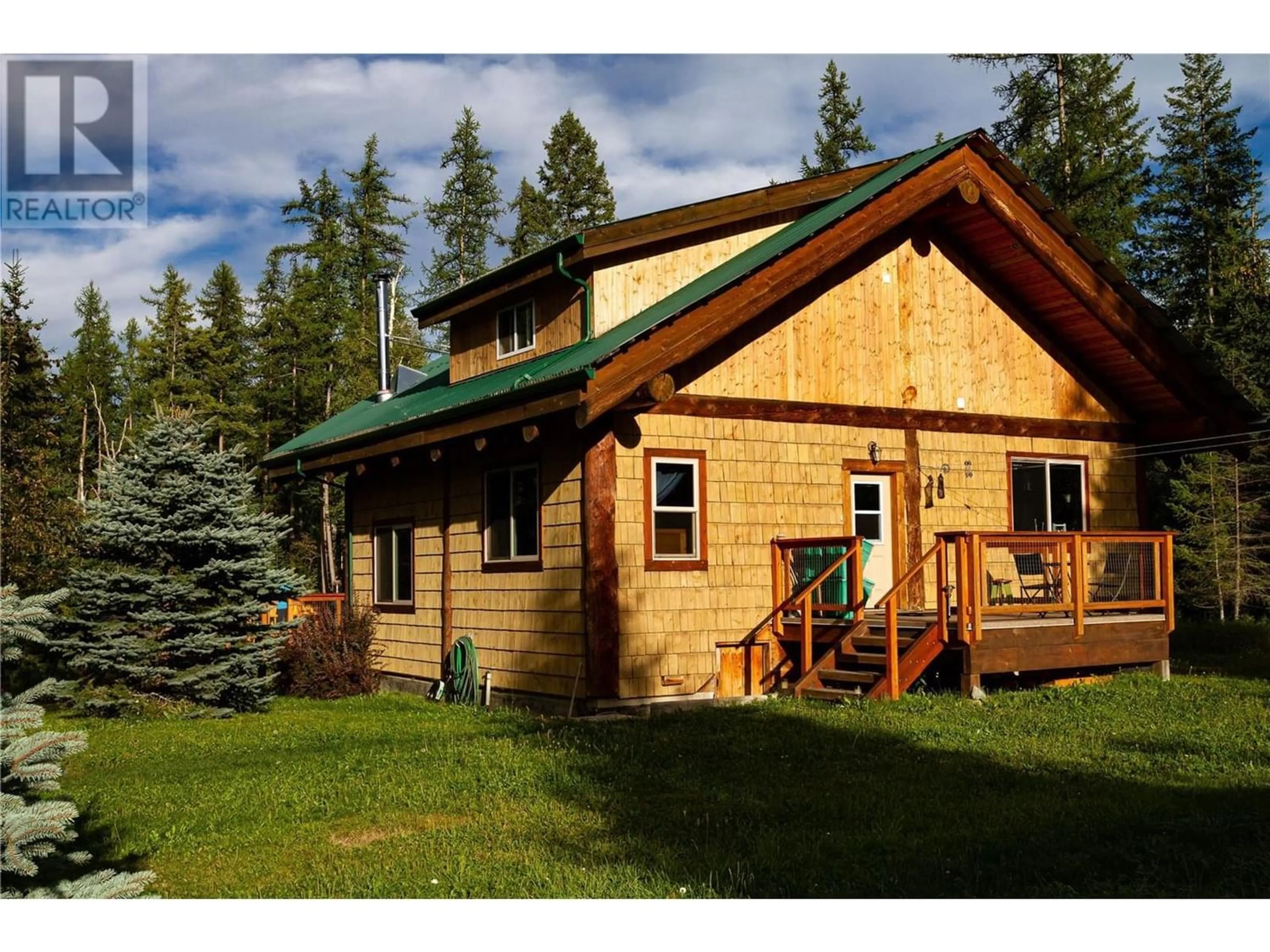 Cottage for 43 Puckett Road, Cherryville British Columbia V0E2G3