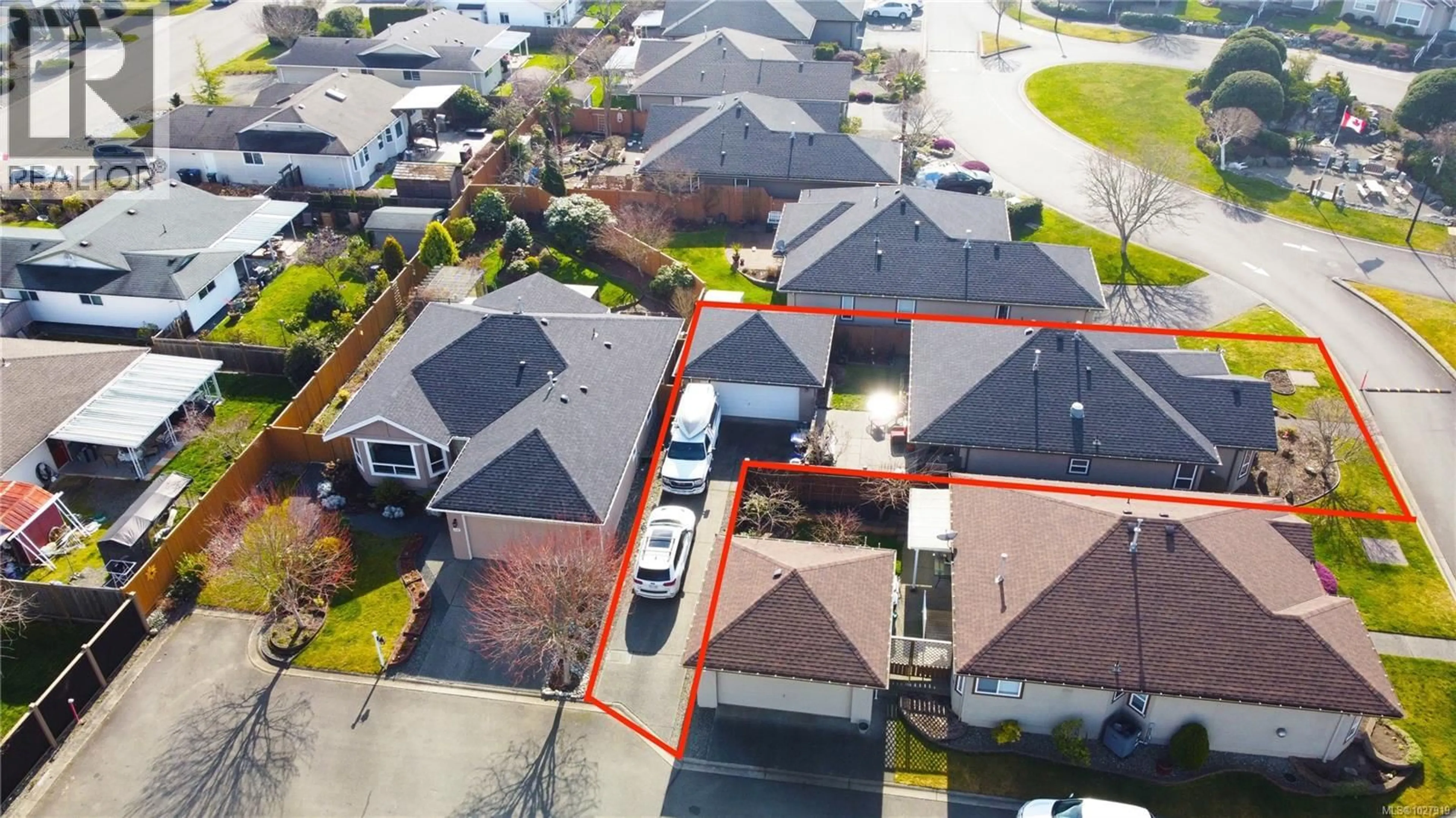 A pic from outside/outdoor area/front of a property/back of a property/a pic from drone, street for 586 HAMPSTEAD STREET, Parksville British Columbia V9P2T7