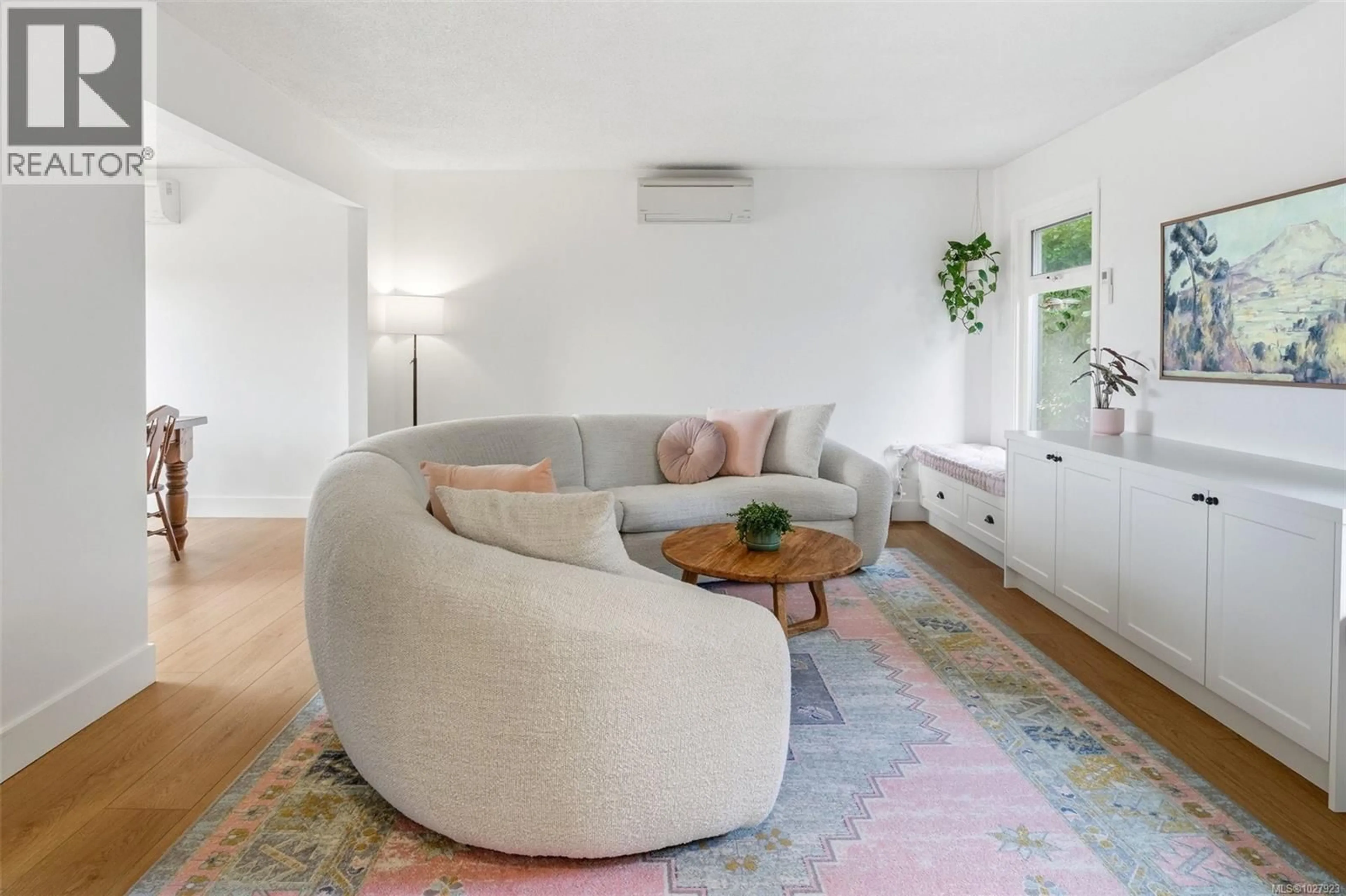Living room with furniture, unknown for 4285 CAEN ROAD, Saanich British Columbia V8X3S5