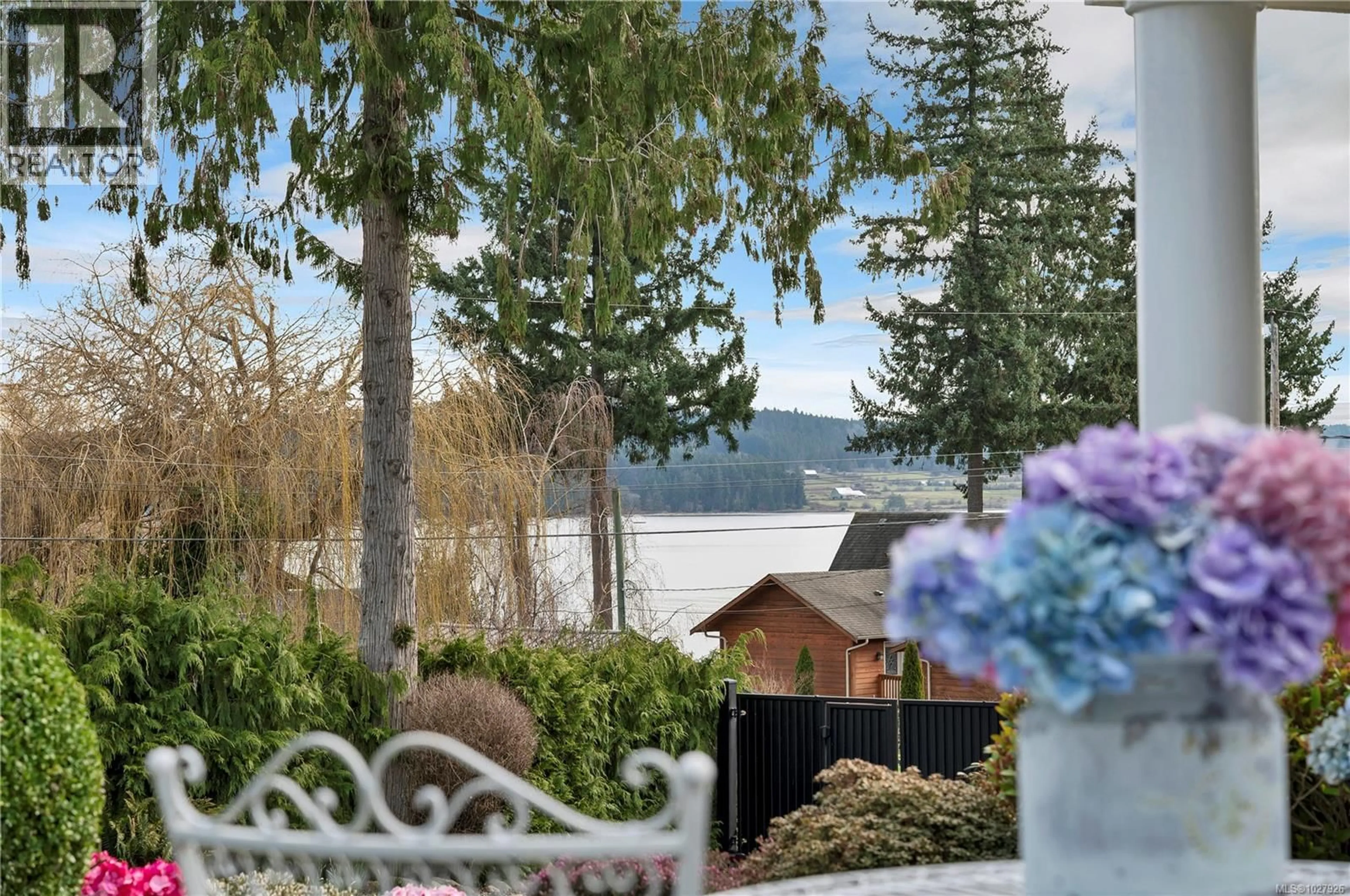 Patio, water/lake/river/ocean view for 5909 GARVIN ROAD, Union Bay British Columbia V0R1B0