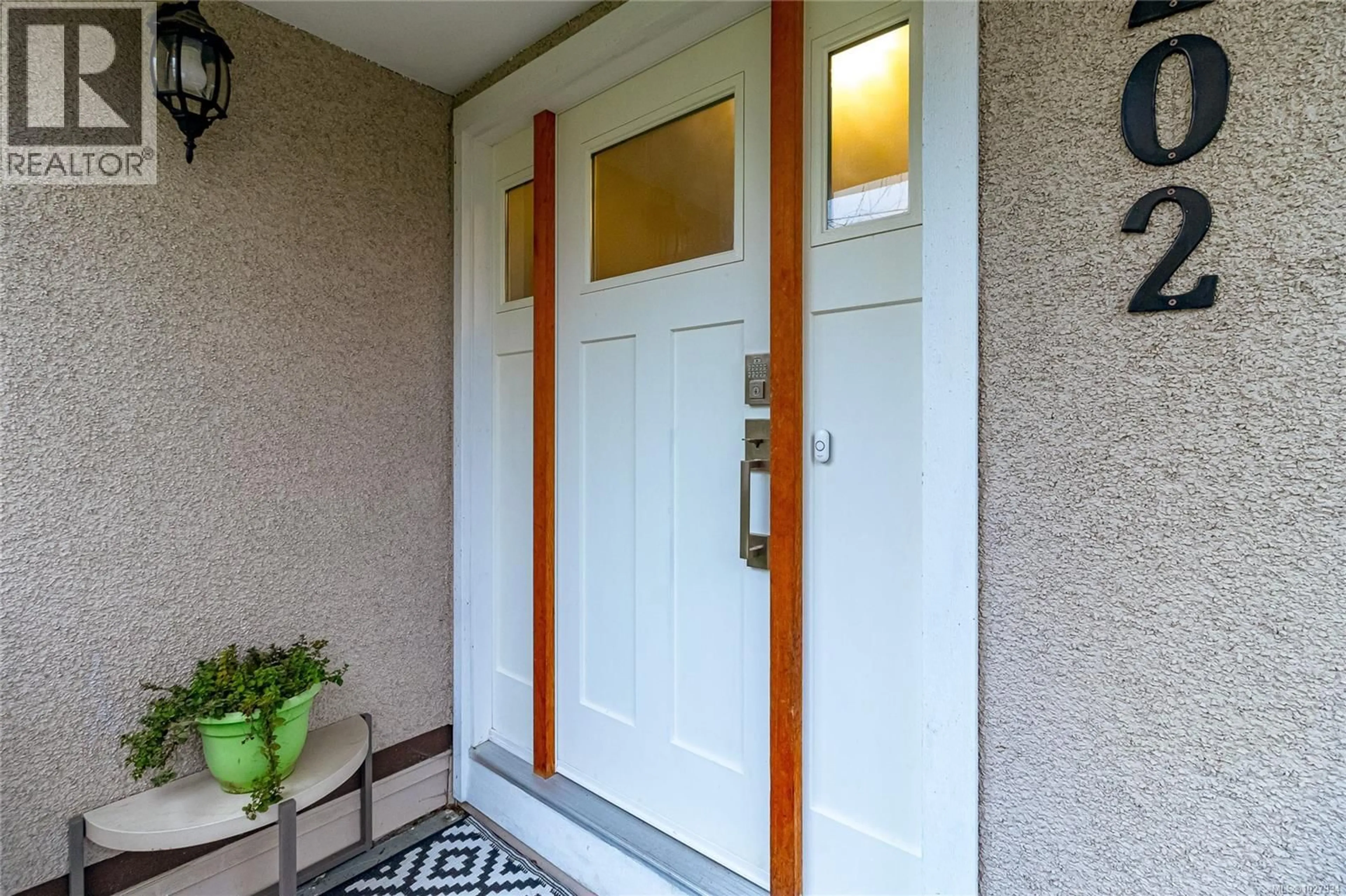 Indoor entryway for 2202 ROSEWOOD AVENUE, Duncan British Columbia V9L3E7
