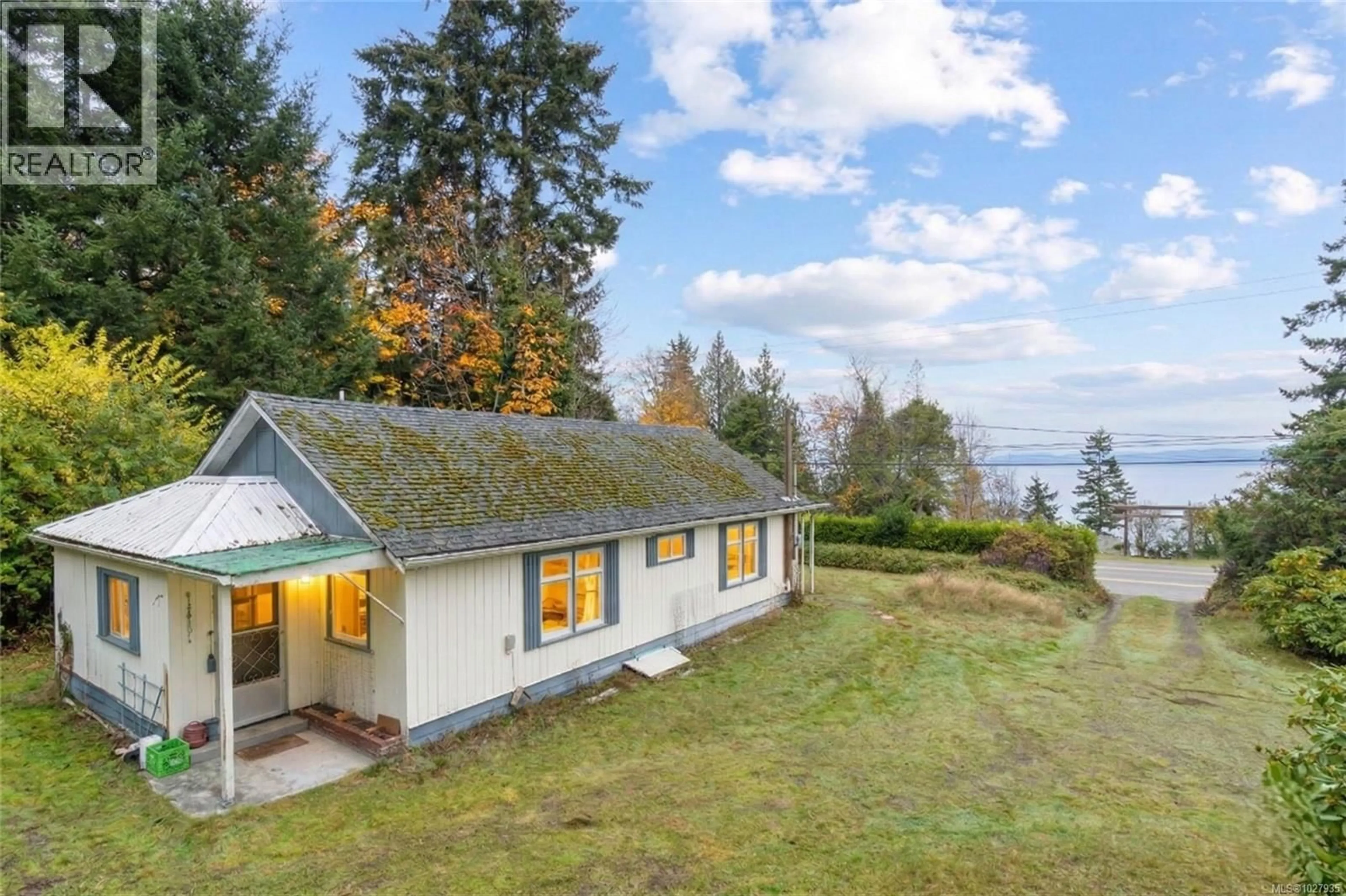 A pic from outside/outdoor area/front of a property/back of a property/a pic from drone, water/lake/river/ocean view for 6850 ISLAND HIGHWAY WEST, Bowser British Columbia V0R1G0