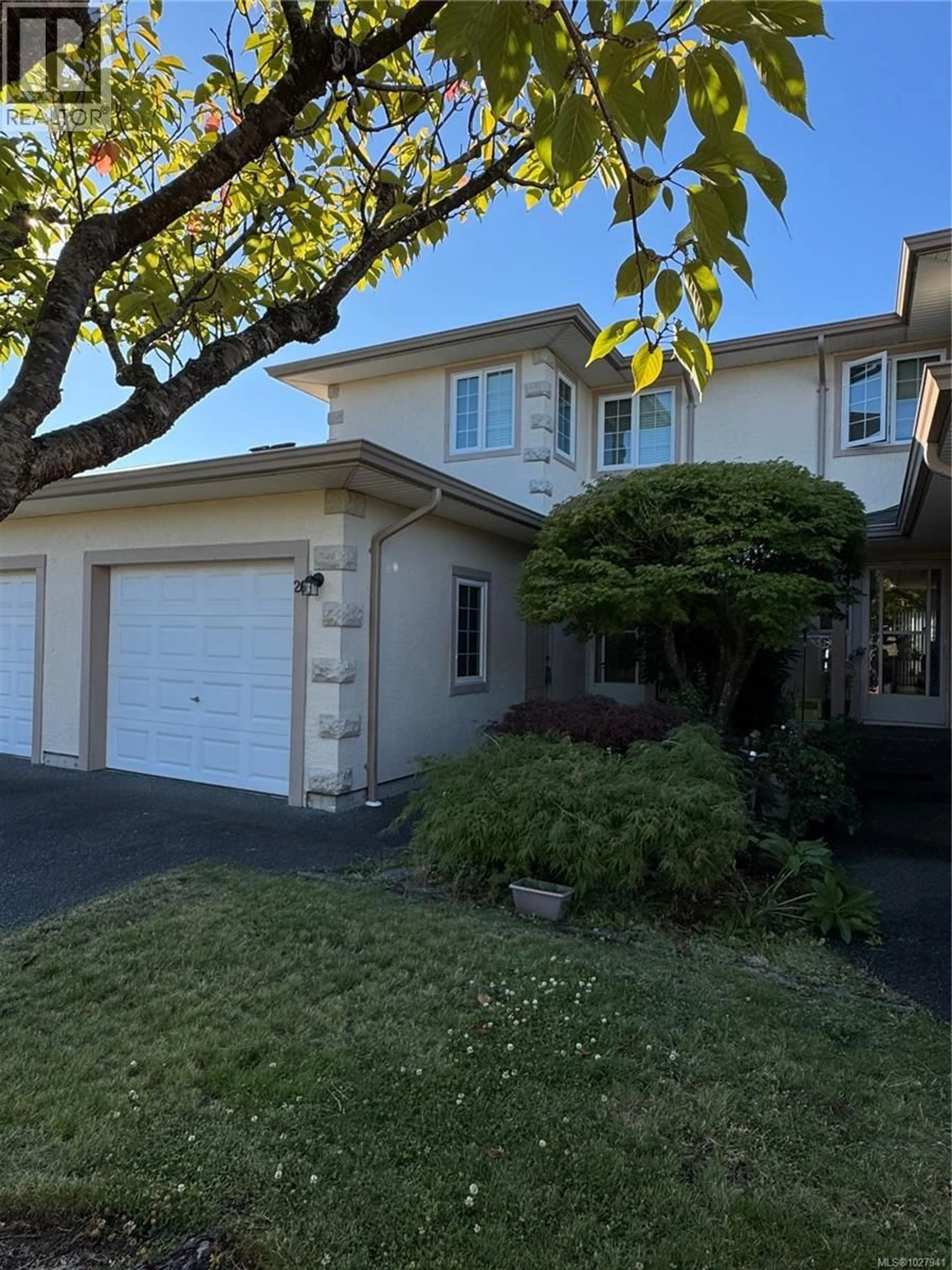 Home with vinyl exterior material, street for 26 - 2055 GALERNO ROAD, Campbell River British Columbia V9W6Z1