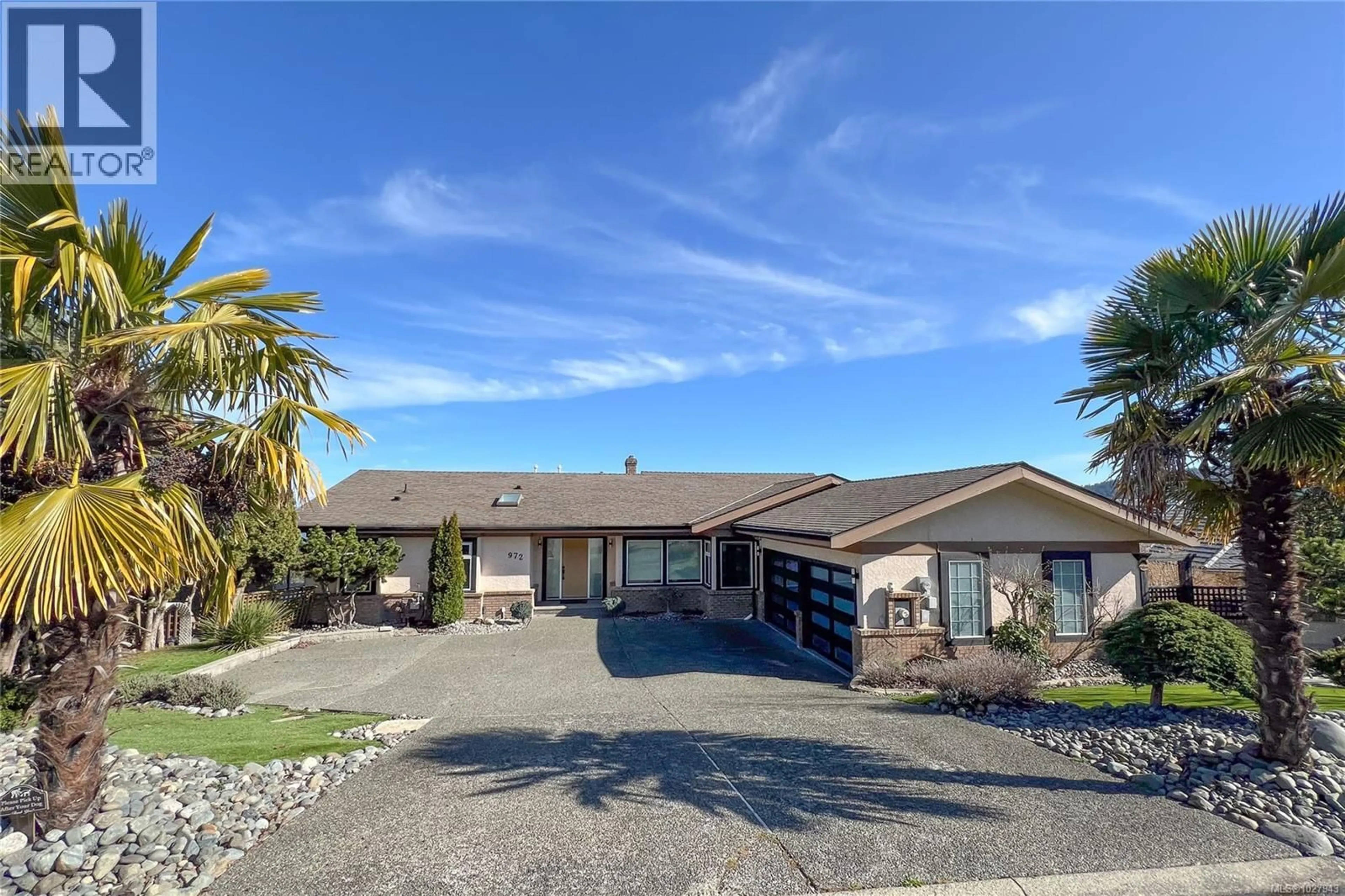 A pic from outside/outdoor area/front of a property/back of a property/a pic from drone, street for 972 SEAPEARL PLACE, Saanich British Columbia V8Y2X2