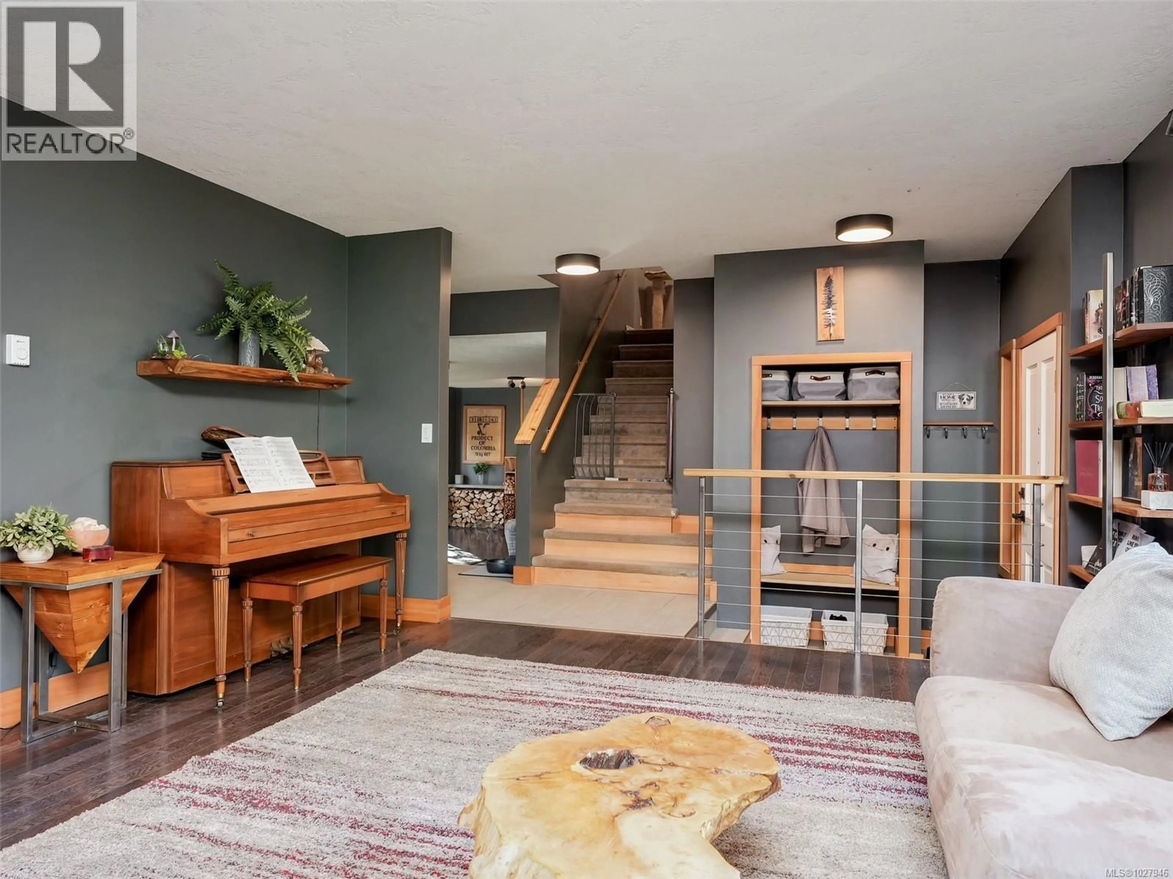 Living room with furniture, unknown for 6740 AMWELL DRIVE, Central Saanich British Columbia V8M1A4