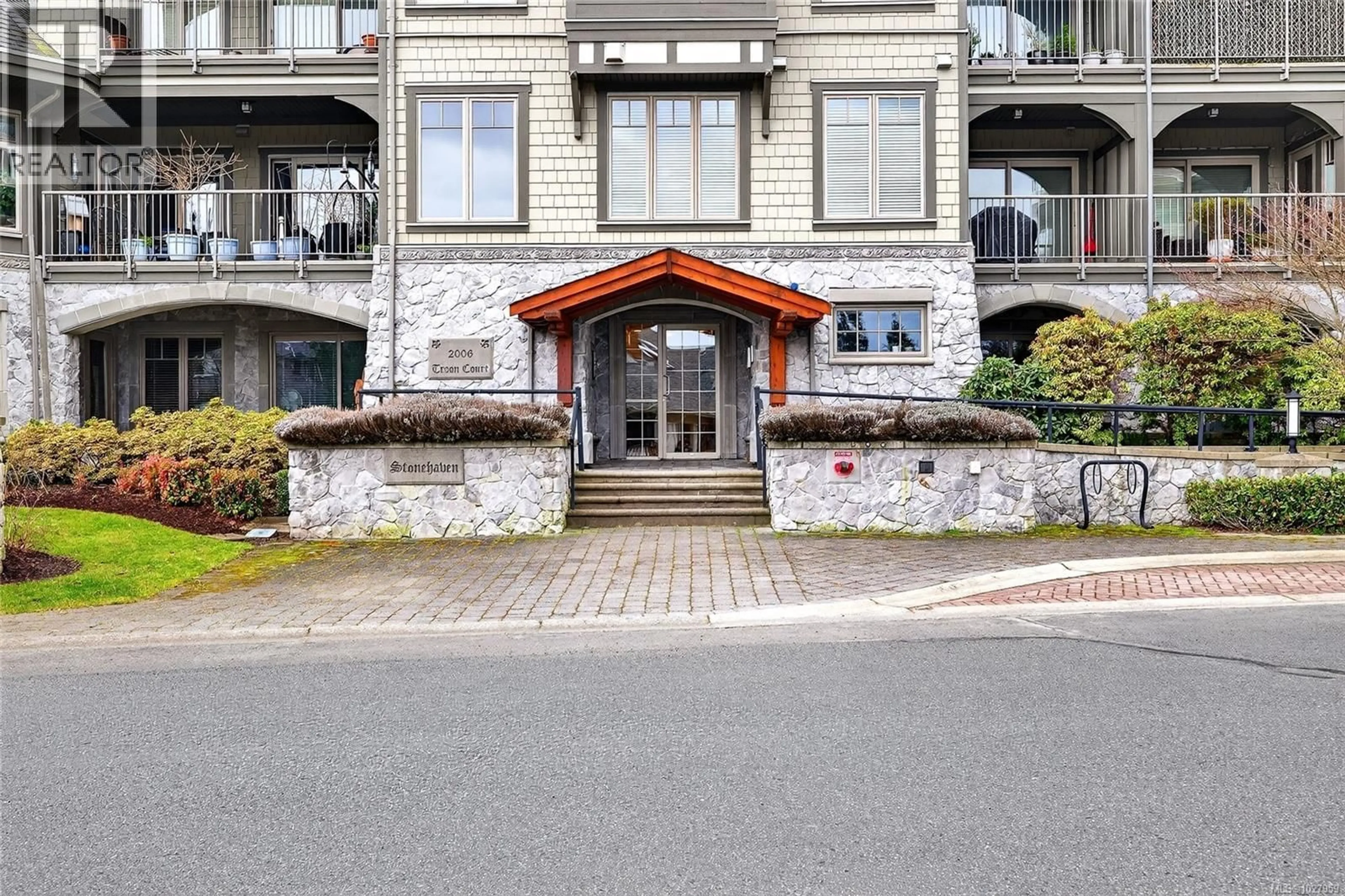 Unknown for 106 - 2006 TROON COURT, Langford British Columbia V9B6T4