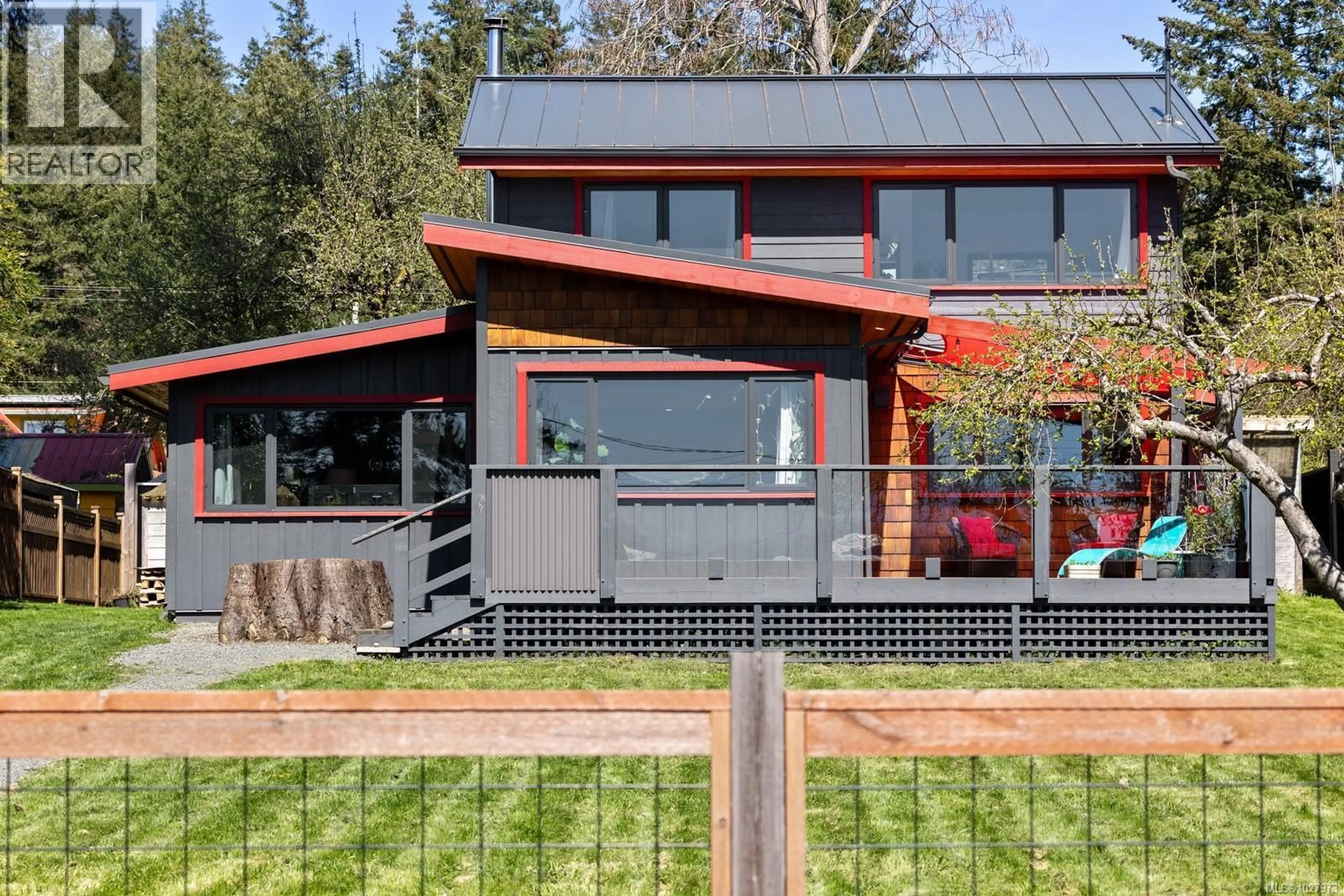 Home with vinyl exterior material, unknown for 1304 MIDDEN ROAD, Comox British Columbia V9M2R6