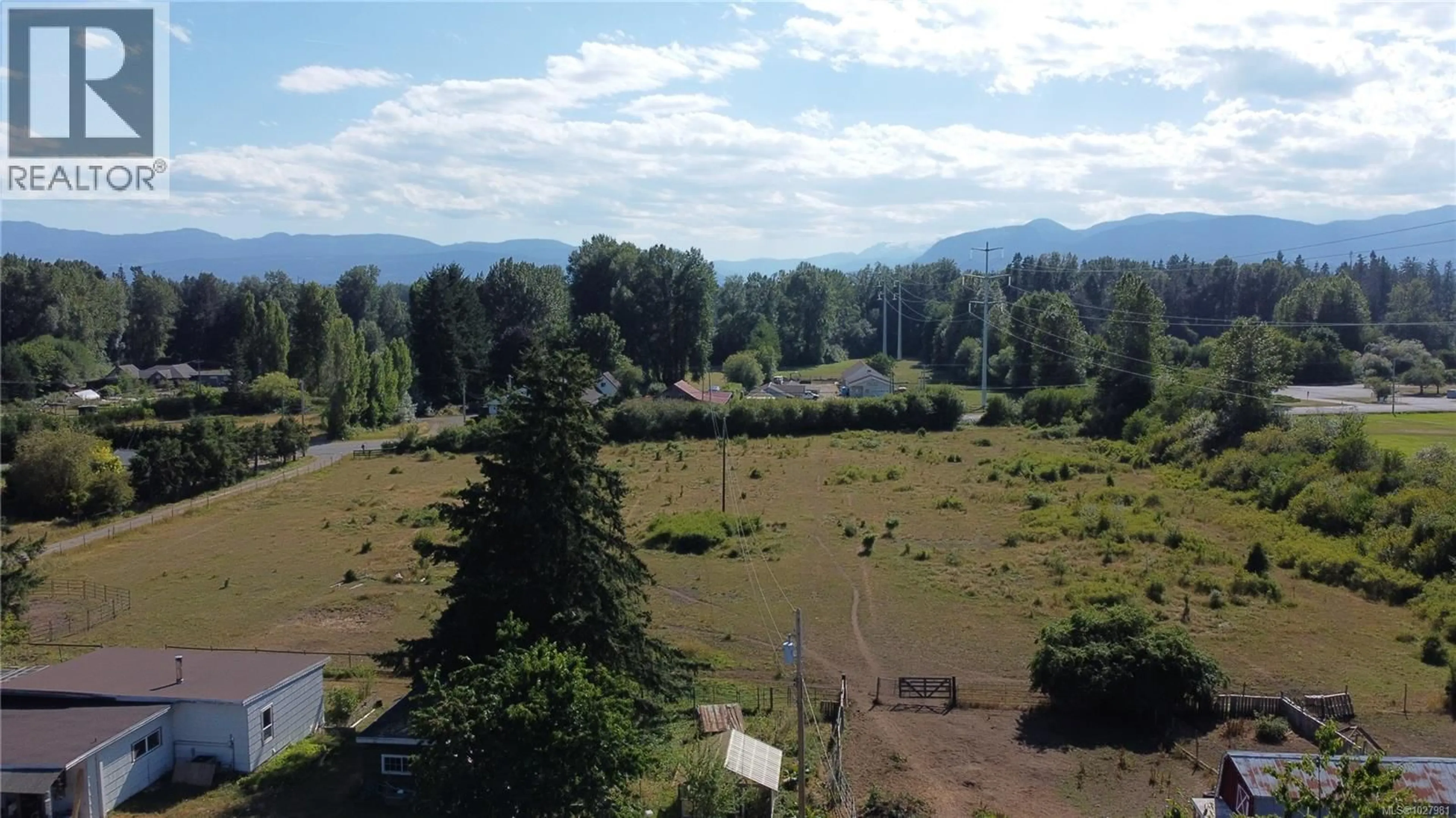 A pic from outside/outdoor area/front of a property/back of a property/a pic from drone, mountain view for 4766 HEADQUARTERS ROAD, Courtenay British Columbia V9N9H4