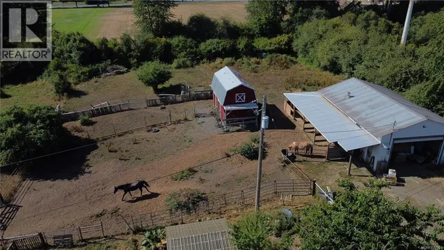 4766 HEADQUARTERS ROAD, Courtenay 3