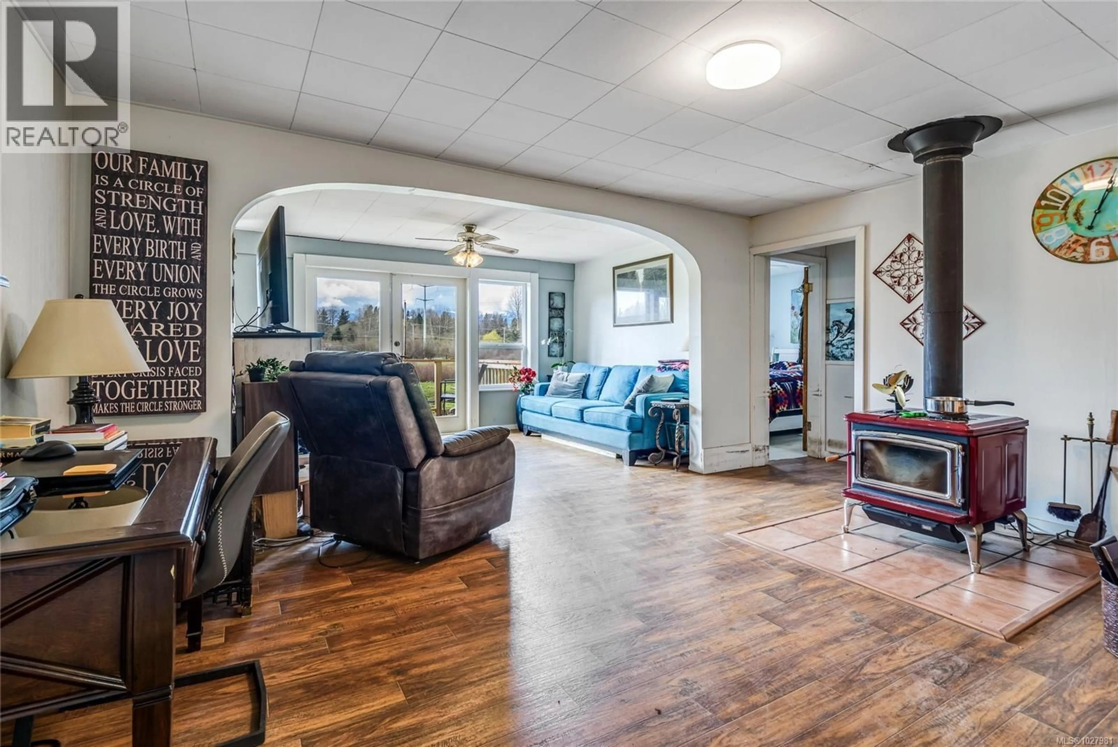 Living room with furniture, unknown for 4766 HEADQUARTERS ROAD, Courtenay British Columbia V9N9H4