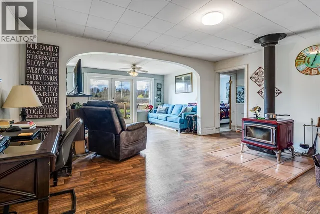 4766 HEADQUARTERS ROAD, Courtenay 4