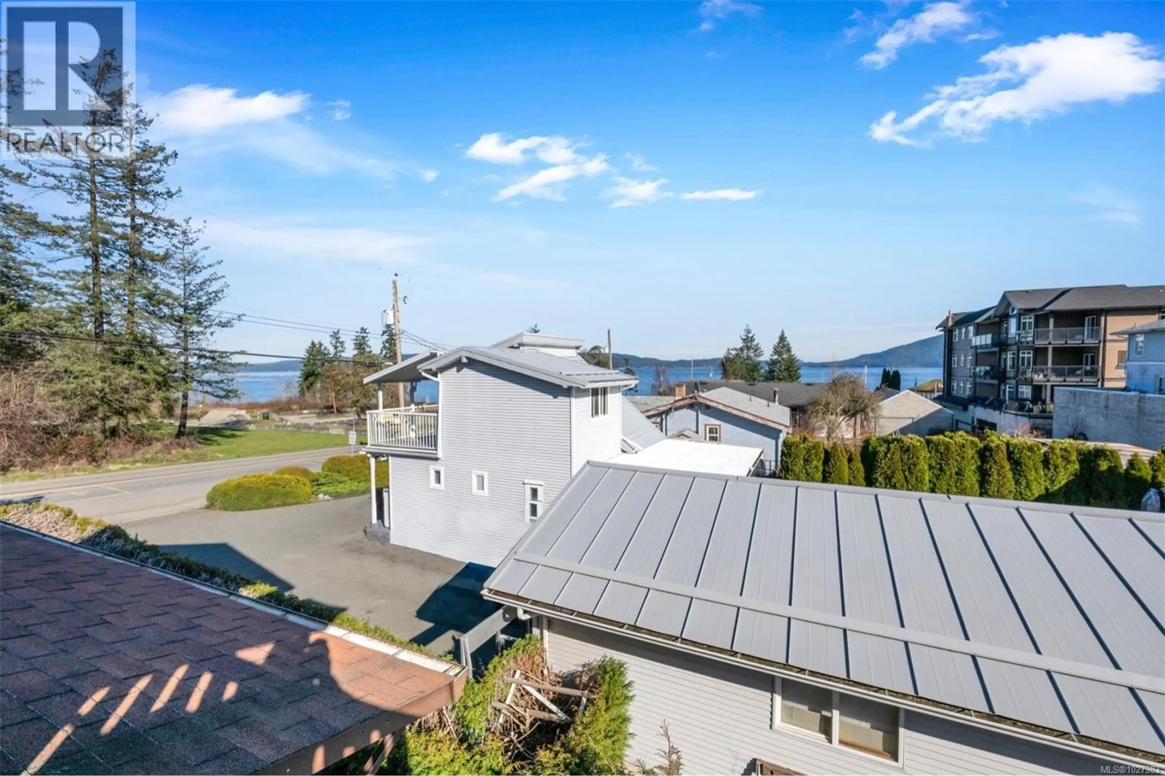 A pic from outside/outdoor area/front of a property/back of a property/a pic from drone, water/lake/river/ocean view for 1554 CHAPLIN STREET, Crofton British Columbia V9L1R0