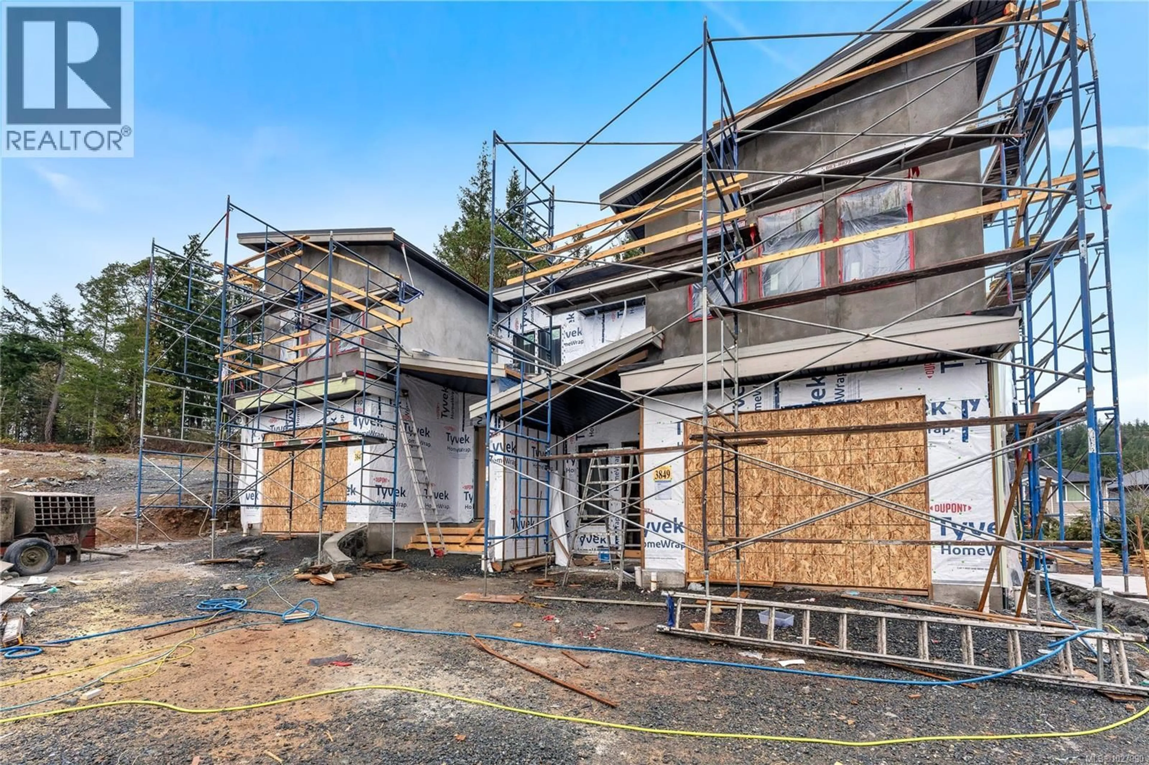 Home with vinyl exterior material, building for 3847 OLYMPIAN WAY, Colwood British Columbia V9C0R7