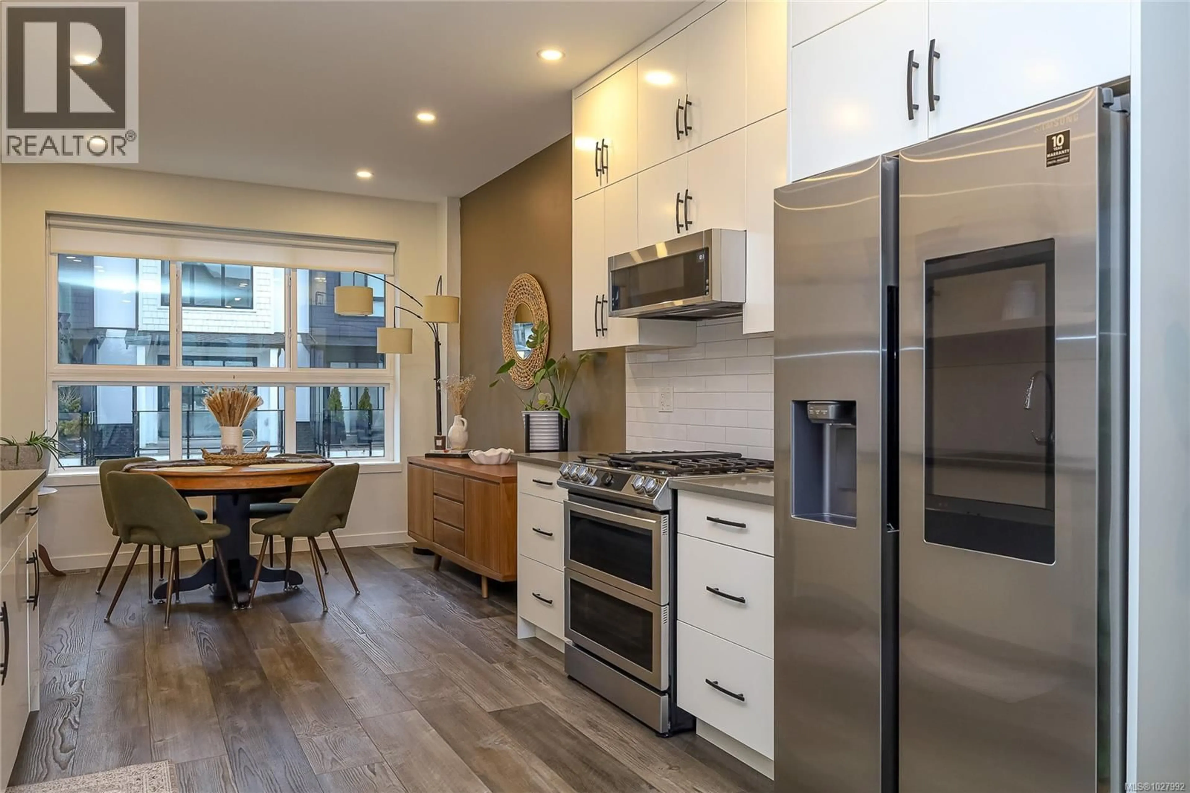 Open concept kitchen, ceramic/tile floor for 1024 BOXCAR CLOSE, Langford British Columbia V9B0Y4