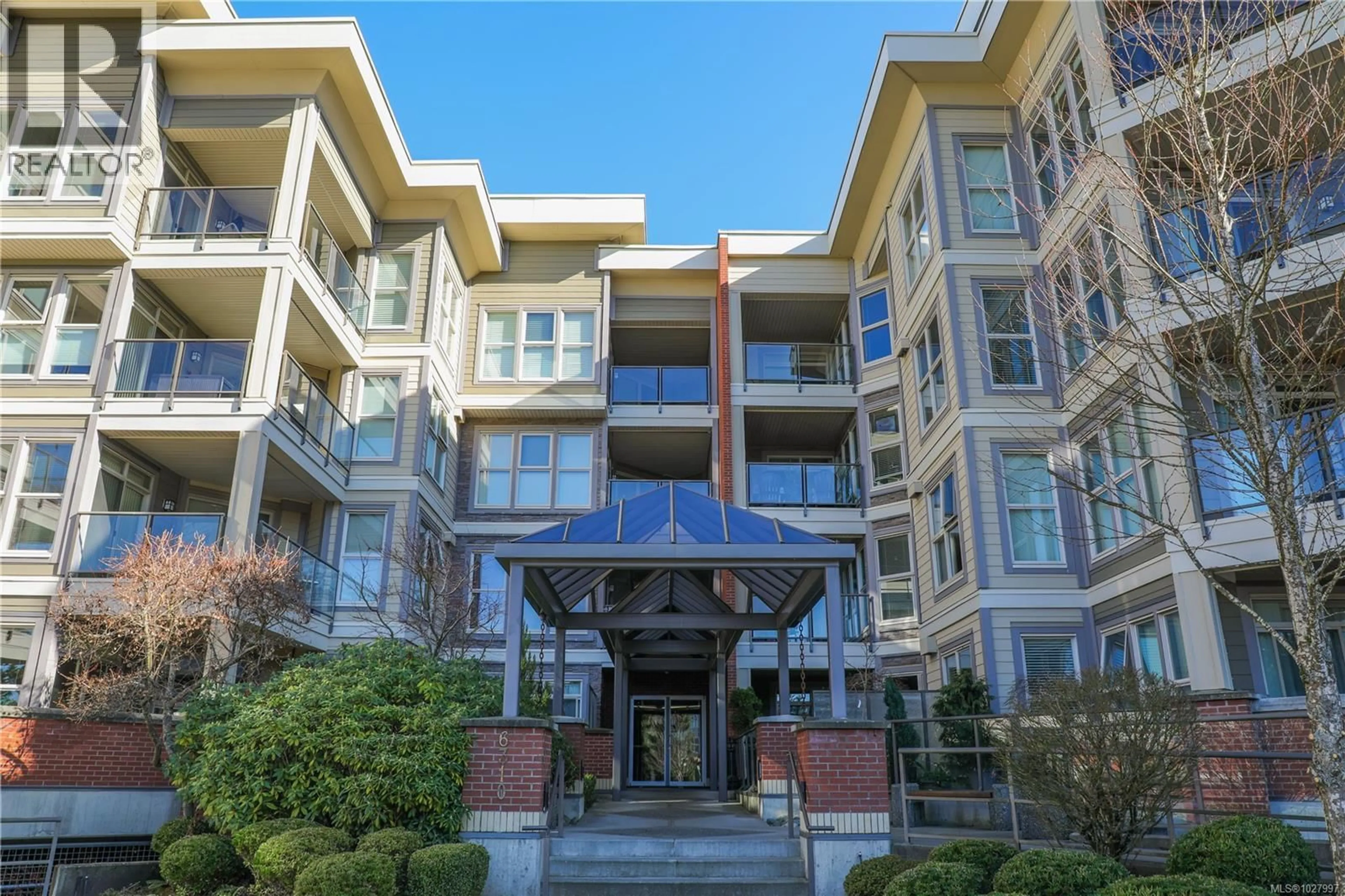 Indoor foyer for 414 - 6310 MCROBB AVENUE, Nanaimo British Columbia V9V1W8