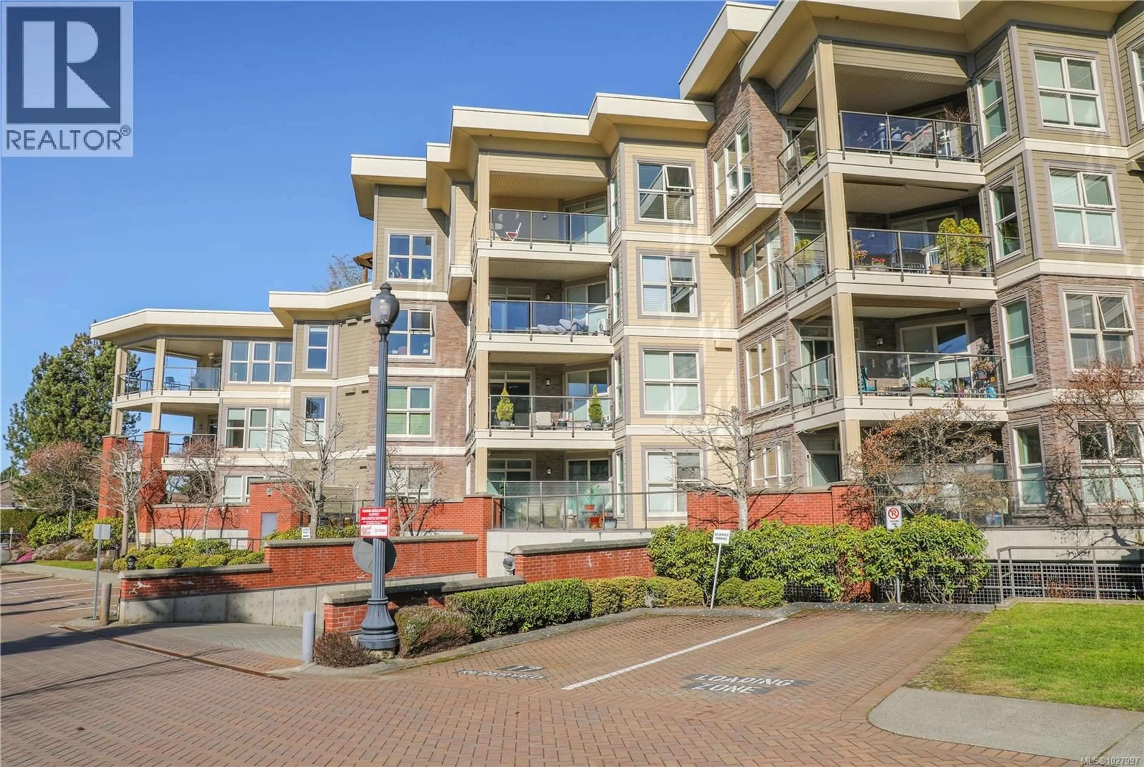 Patio, unknown for 414 - 6310 MCROBB AVENUE, Nanaimo British Columbia V9V1W8