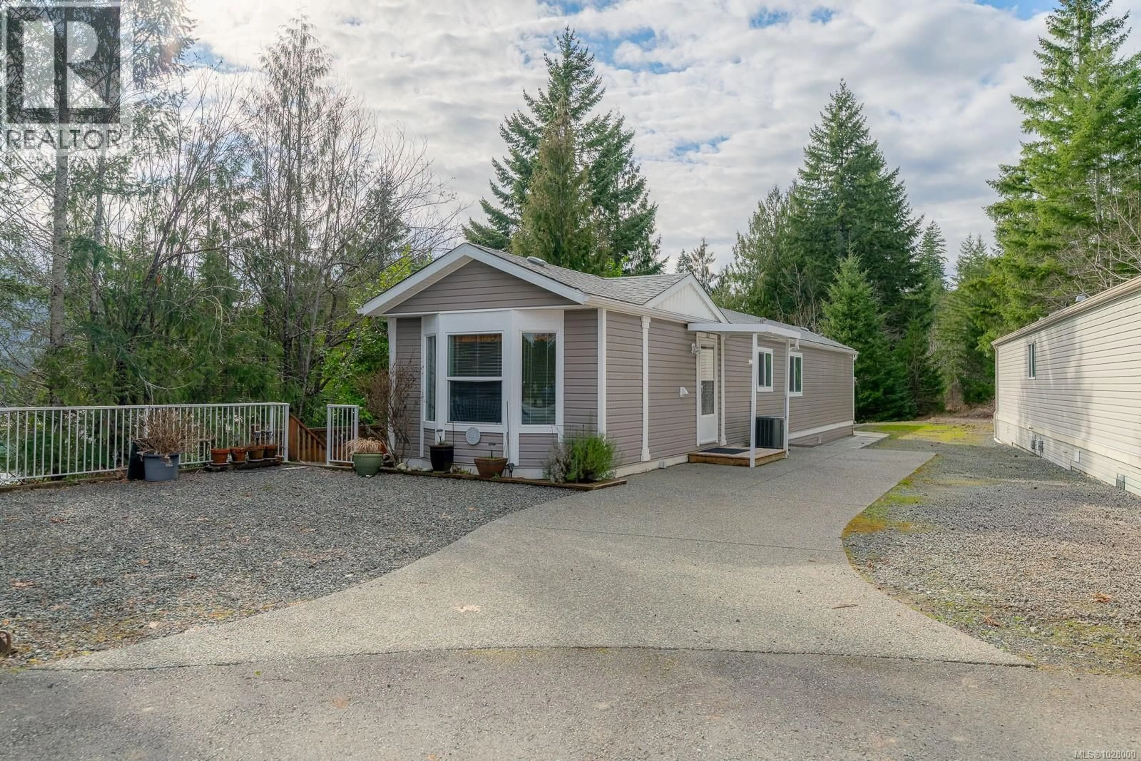 Home with vinyl exterior material, street for 103 - 10325 LAKESHORE ROAD, Port Alberni British Columbia V9Y8Z6